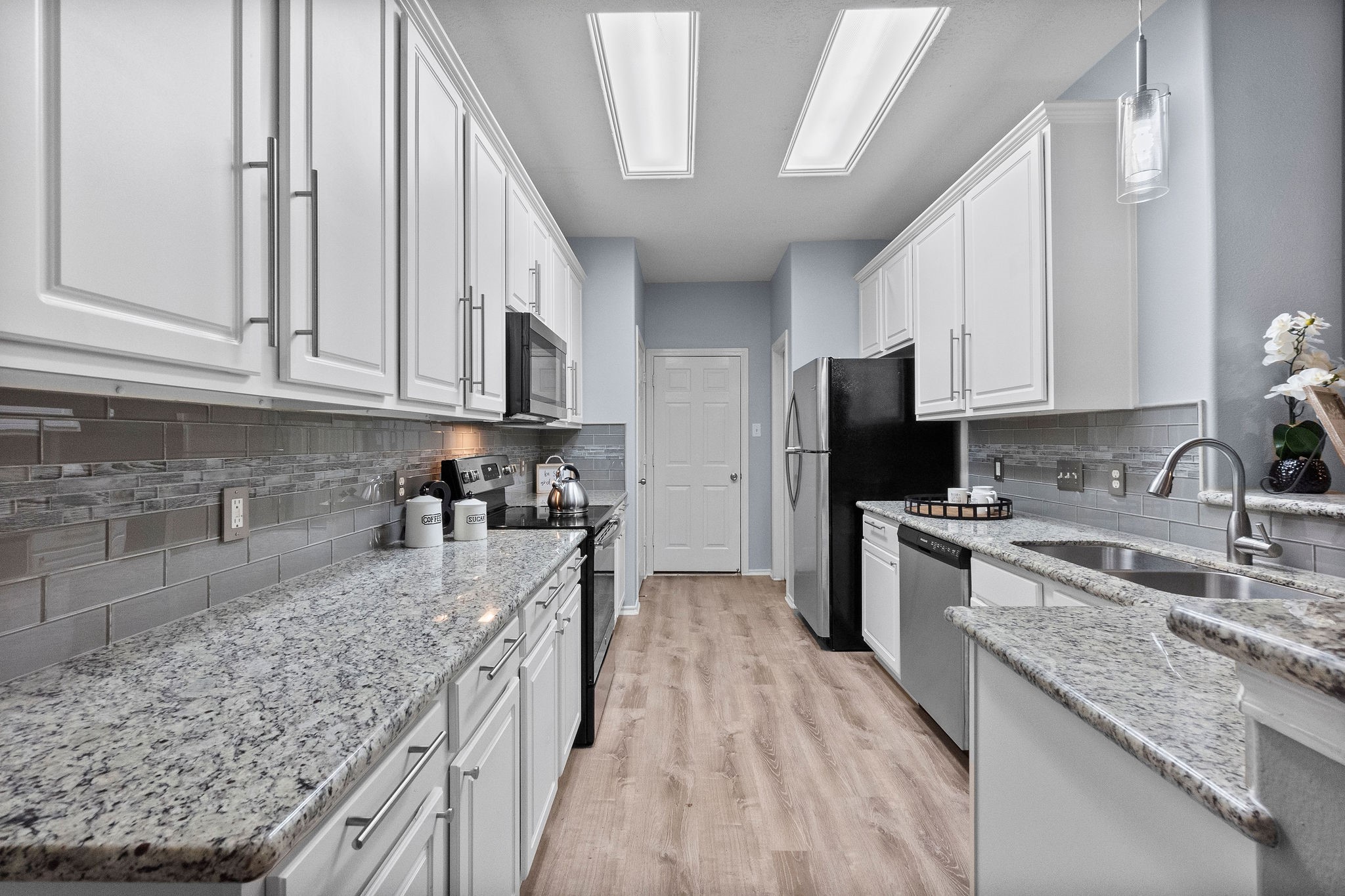 99 Gallery Cove Court Property Photo 1