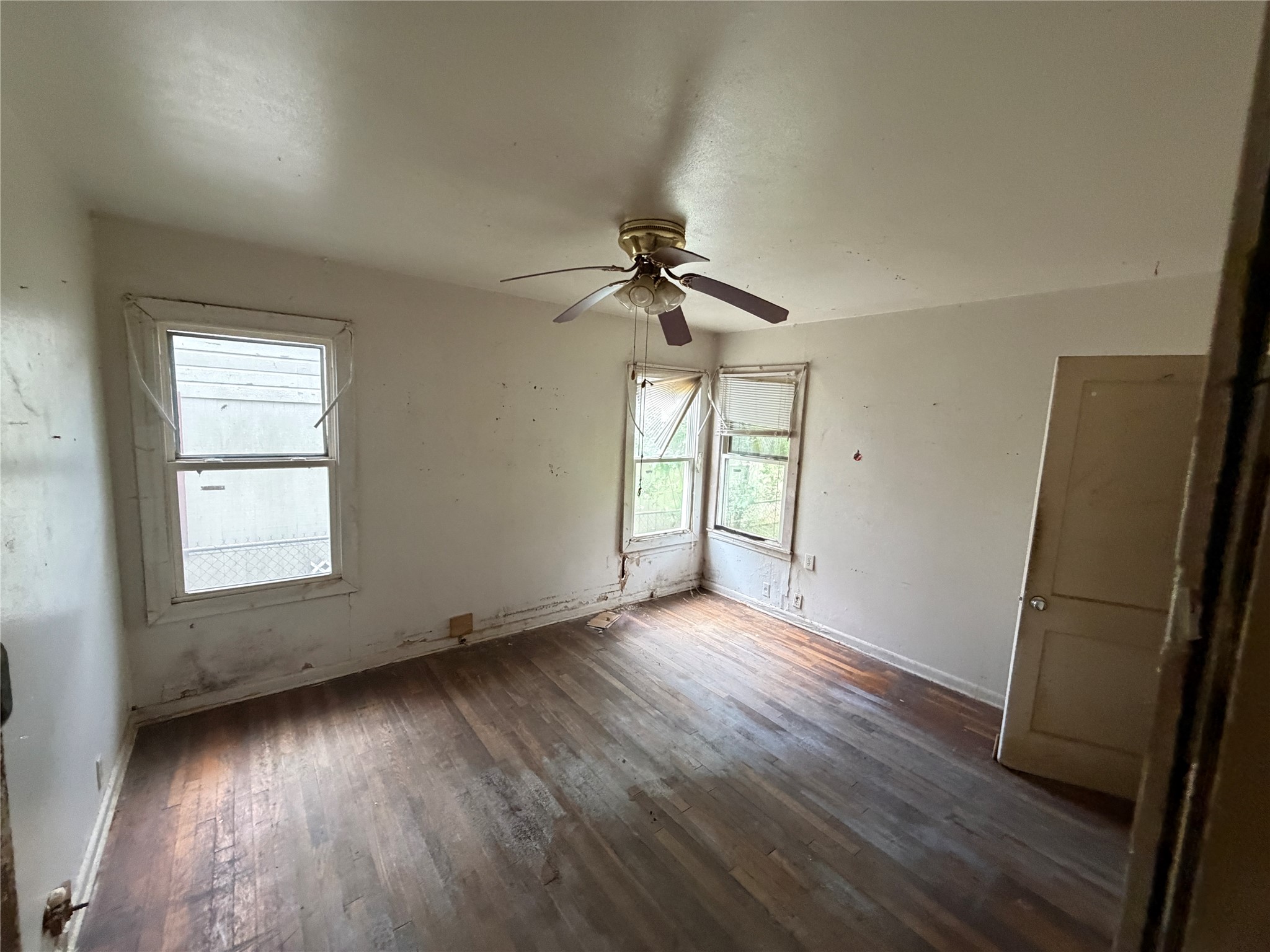 221 Charlotte Drive Property Photo 5
