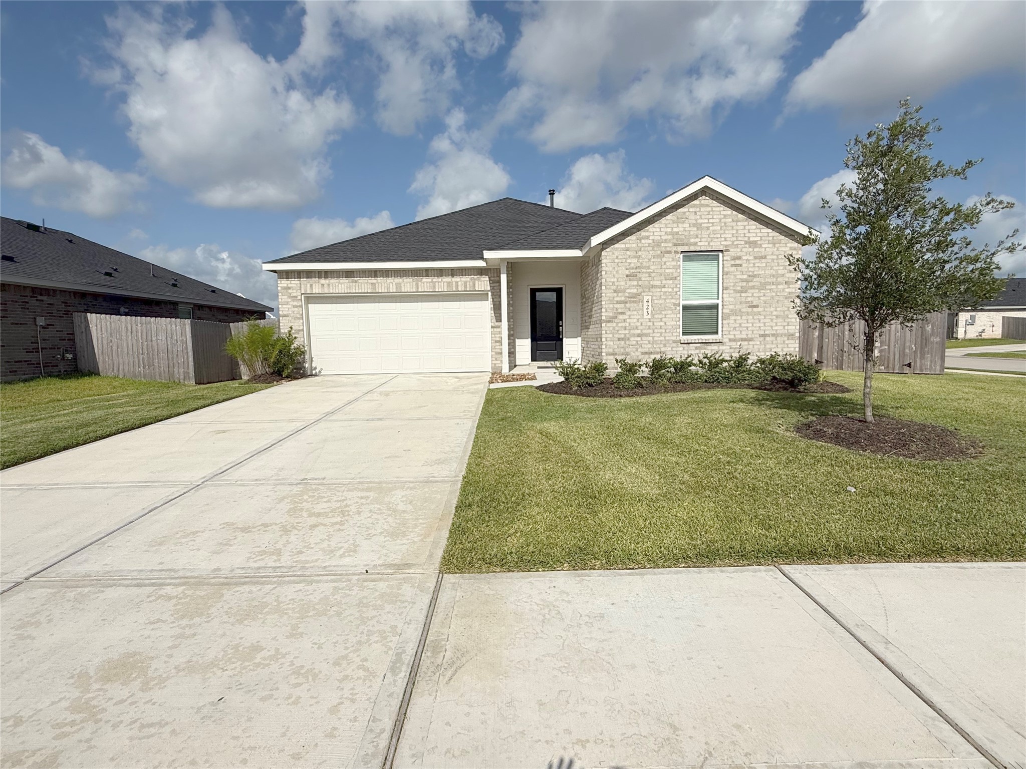423 Amy Street Property Photo 4