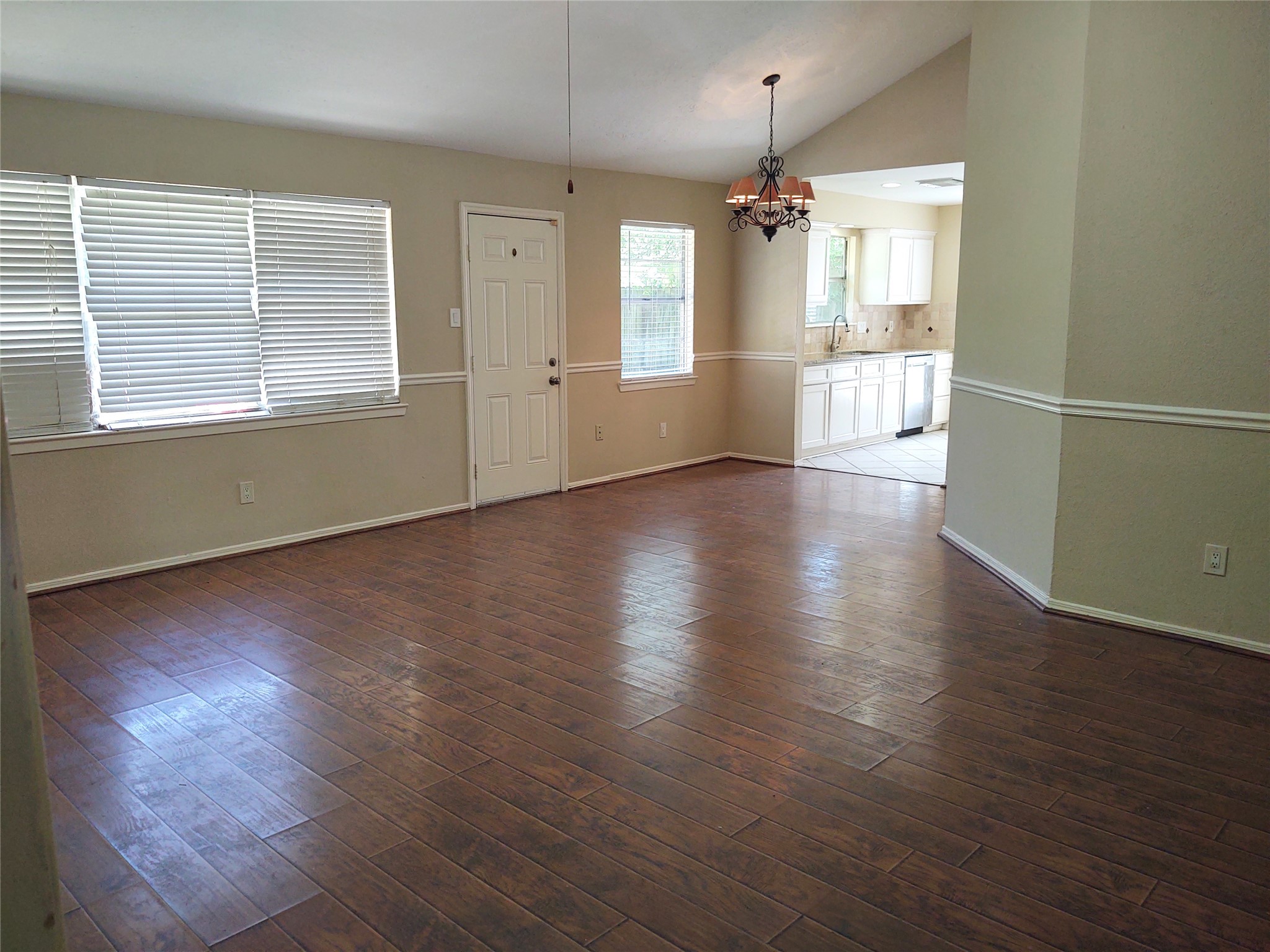 2515 Heritage Colony Drive Property Photo 4