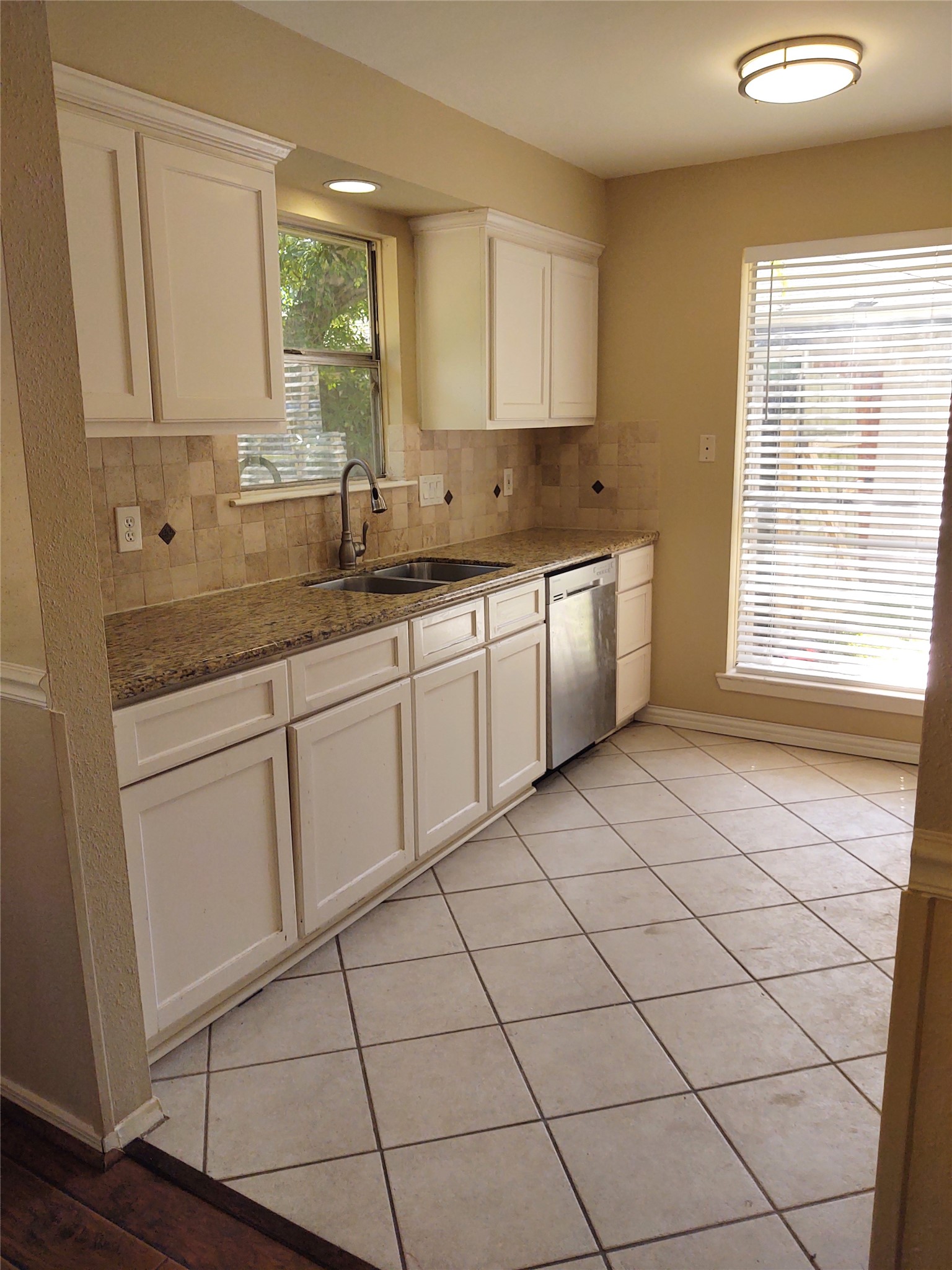 2515 Heritage Colony Drive Property Photo 6