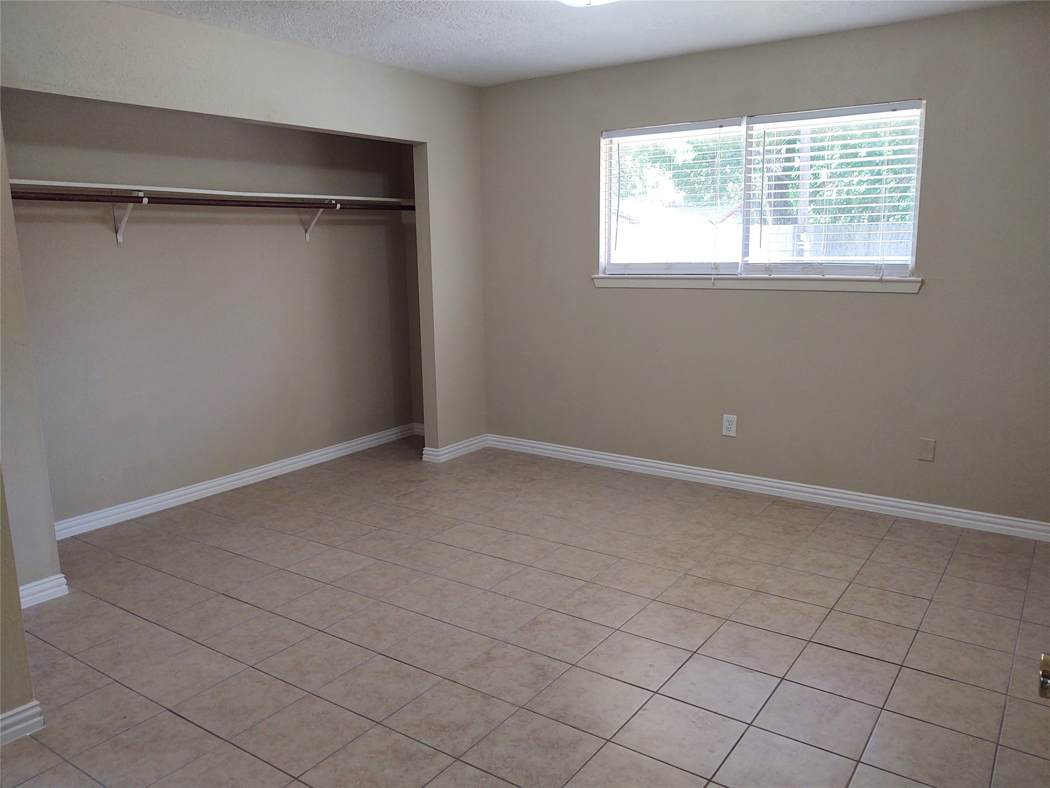 2515 Heritage Colony Drive Property Photo 8