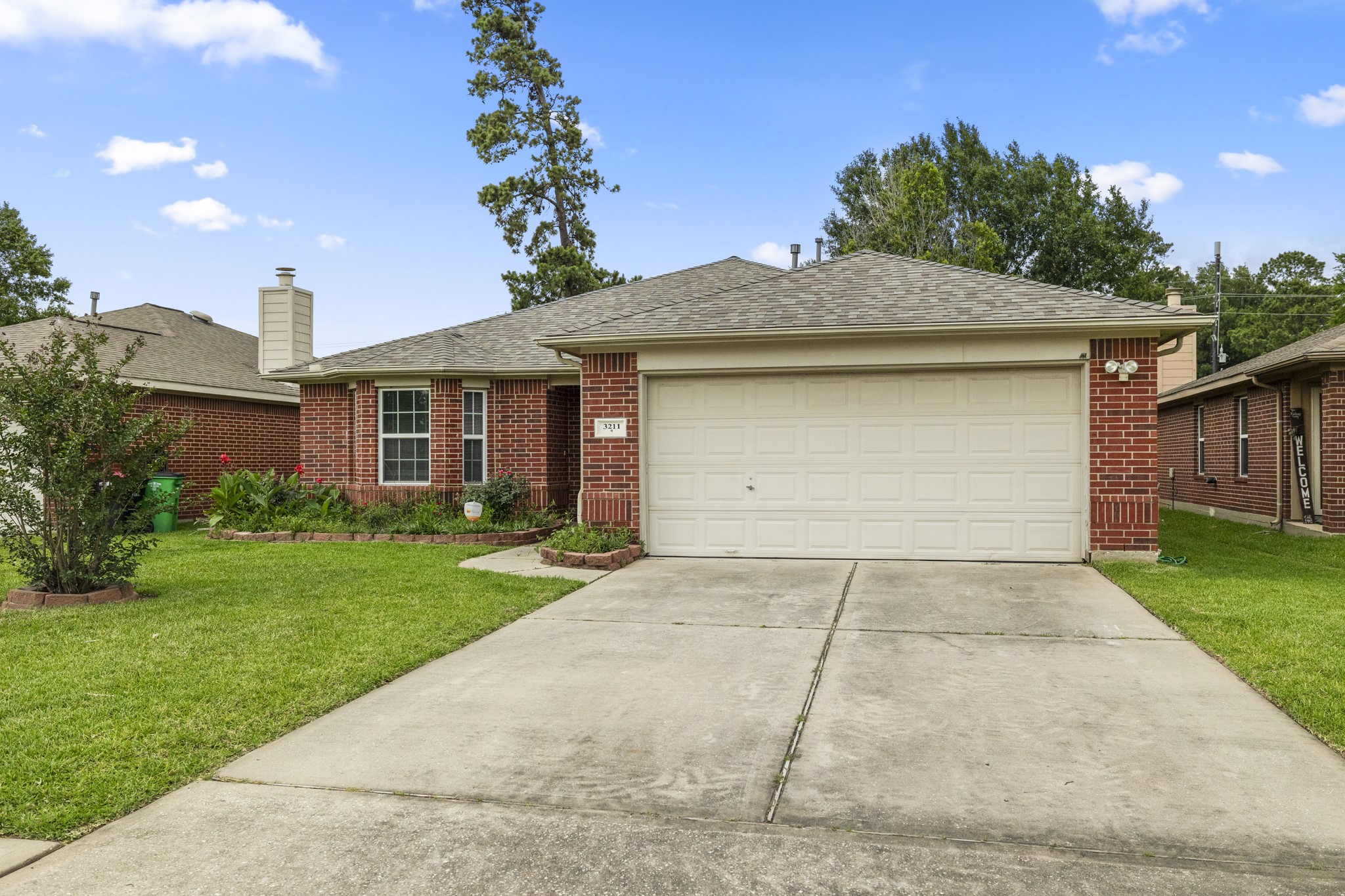 3211 Falcon Trail Drive Property Photo 2