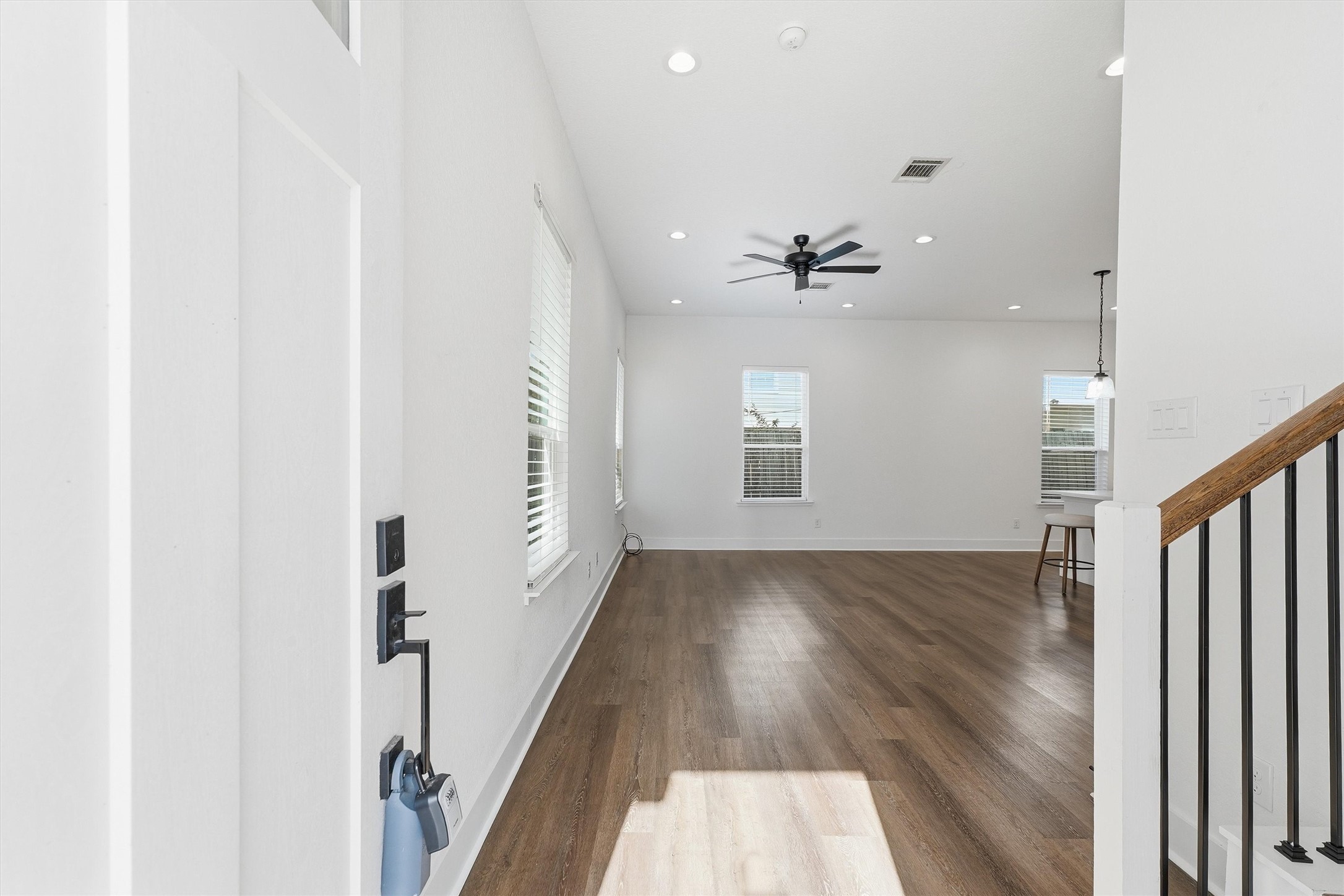 1230 Mcneil Street Property Photo 4