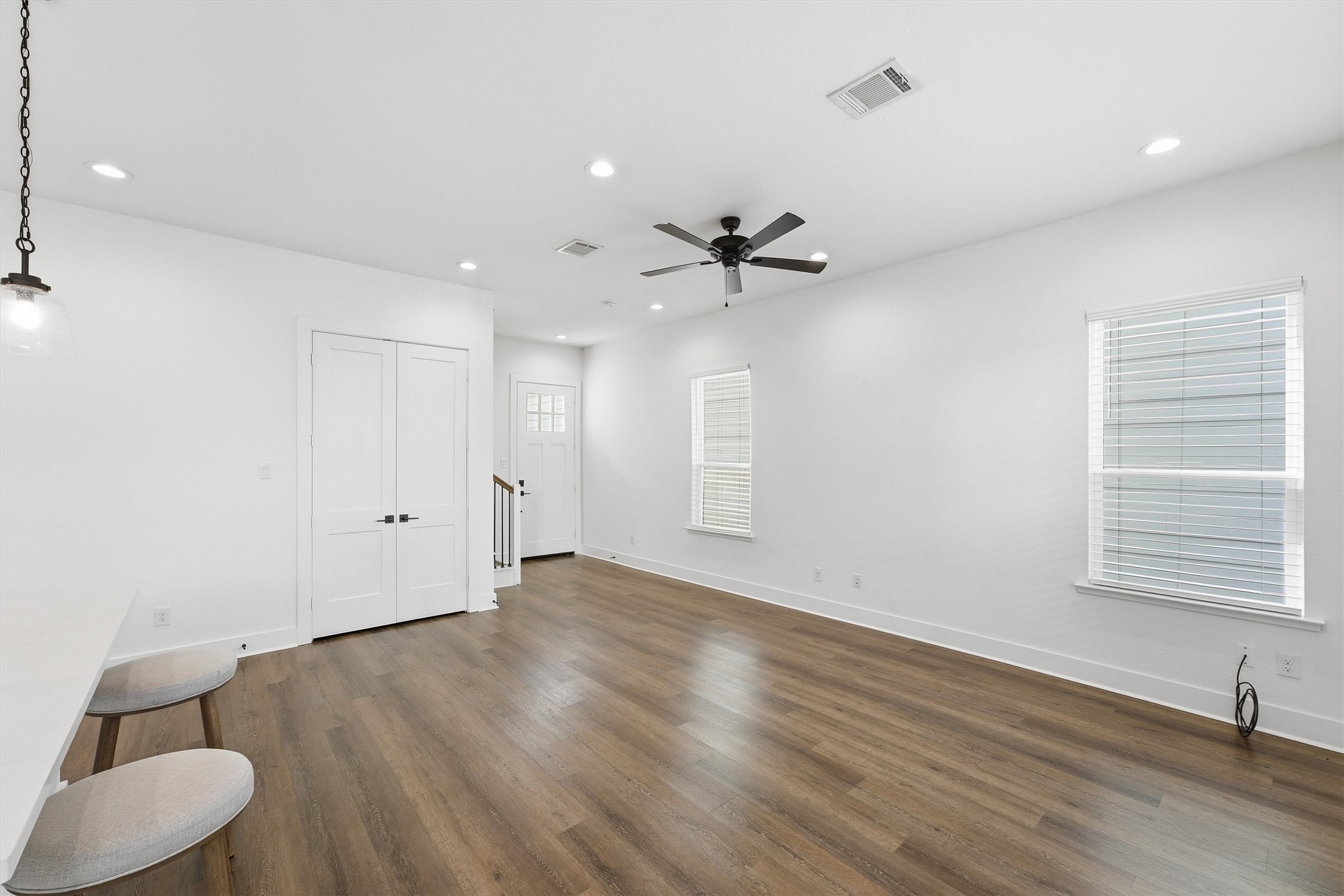 1230 Mcneil Street Property Photo 6
