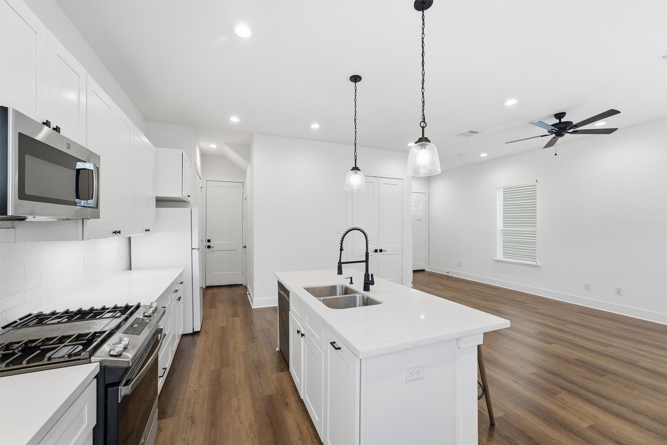 1230 Mcneil Street Property Photo 13