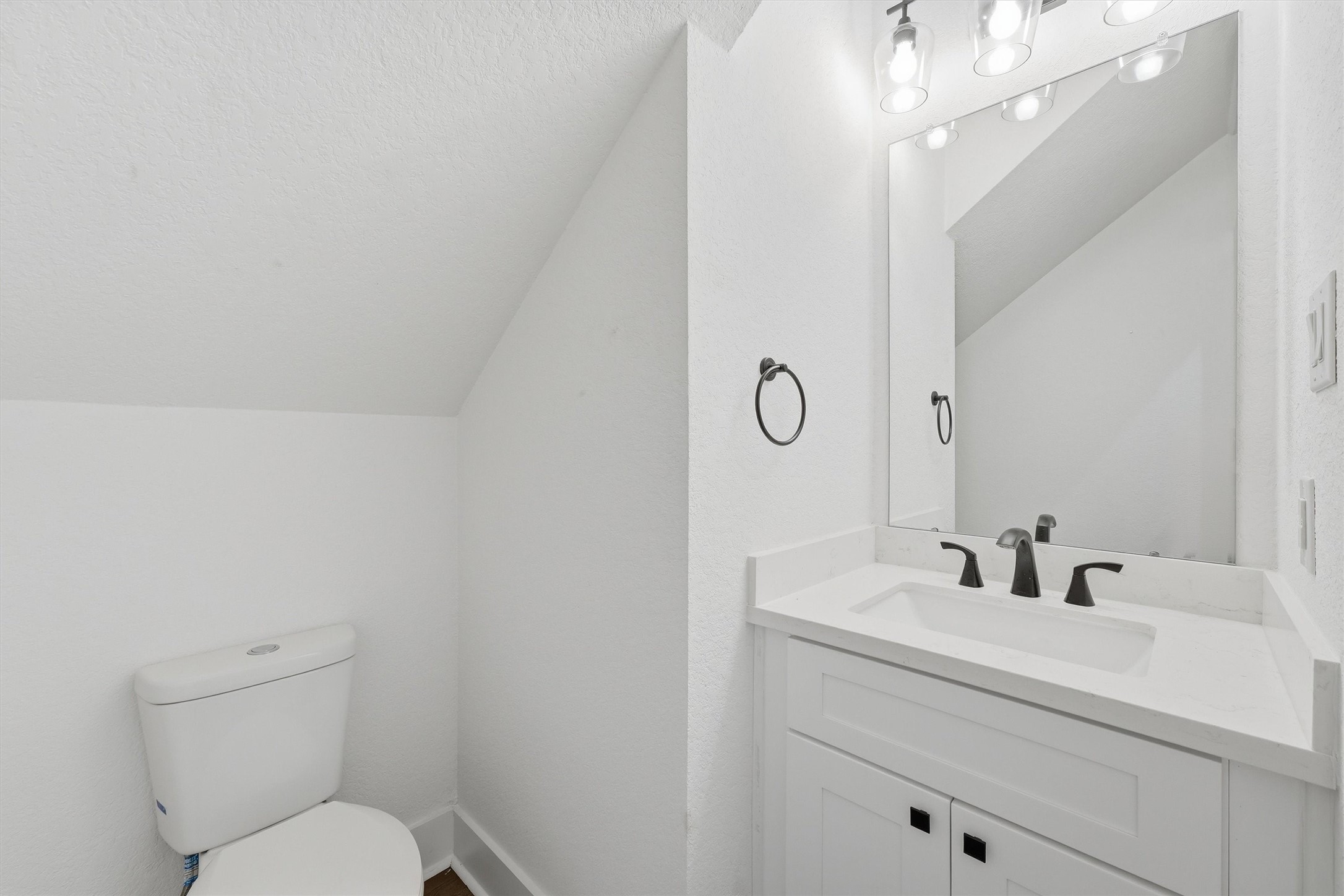 1230 Mcneil Street Property Photo 14