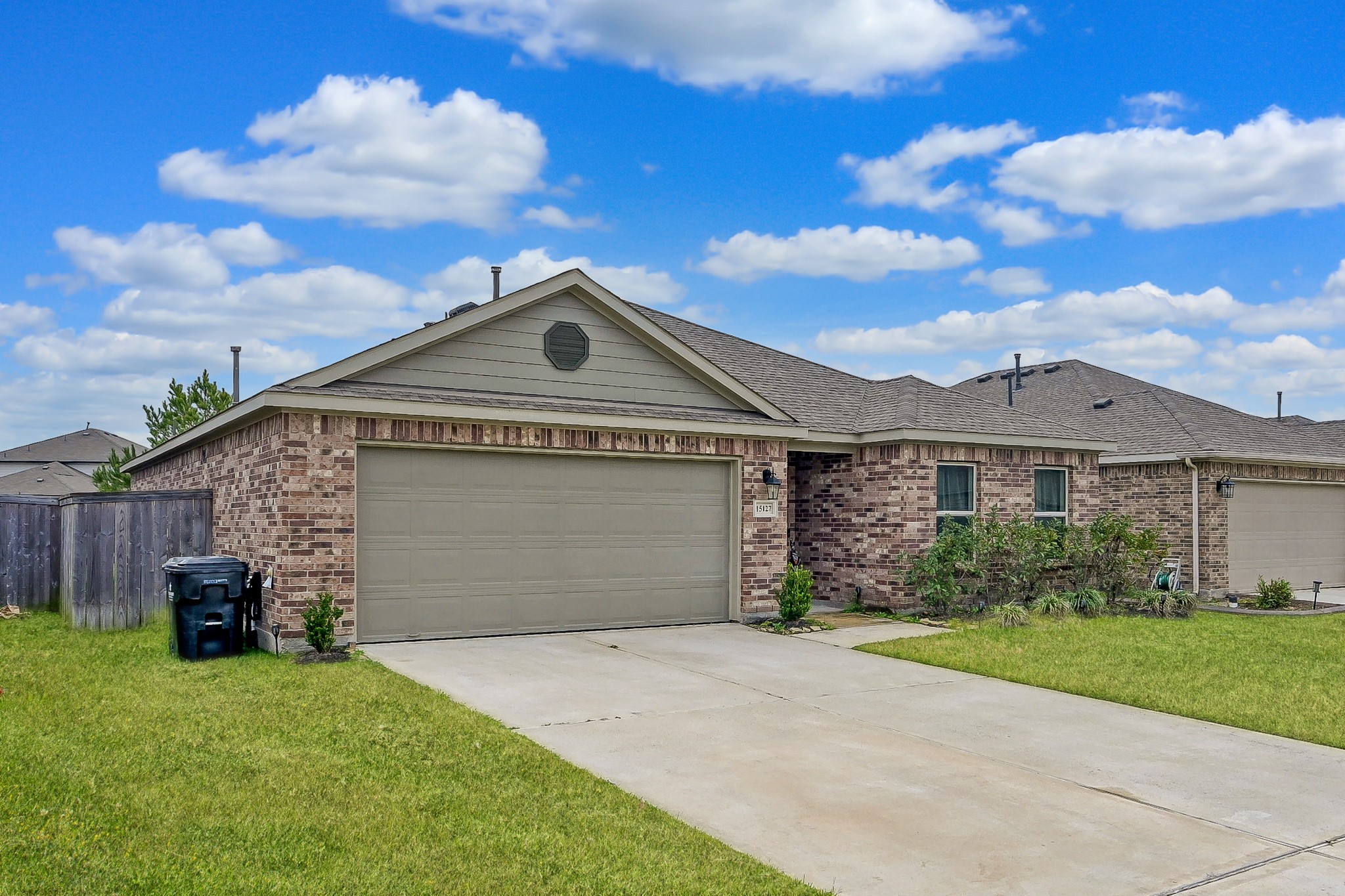 15127 Willow Tree Lane Property Photo 3