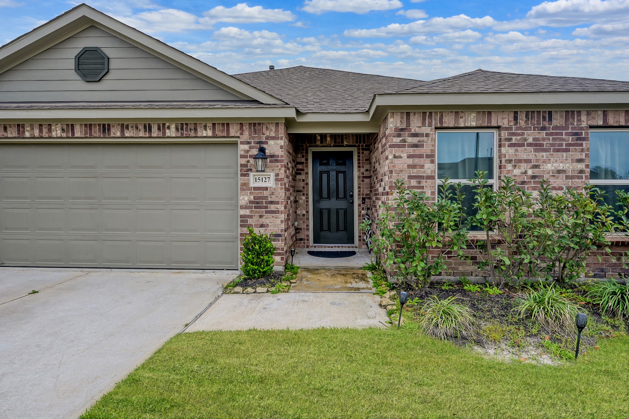 15127 Willow Tree Lane Property Photo 4