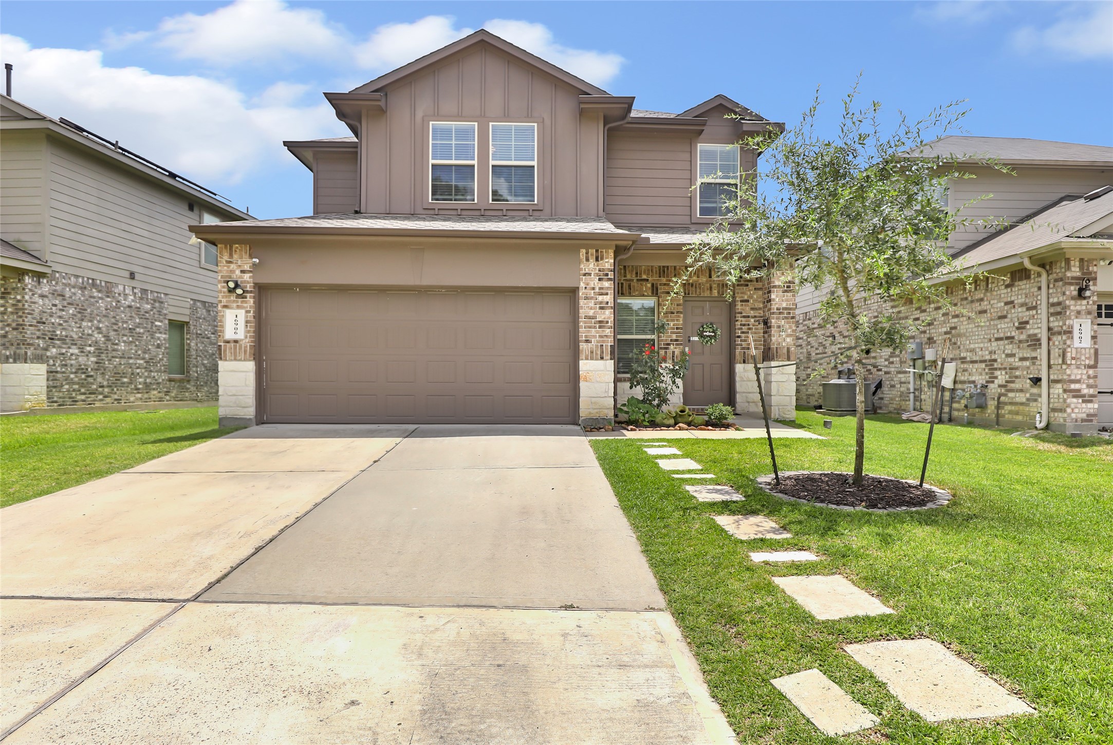 16906 Rich Pines Drive Property Photo 1