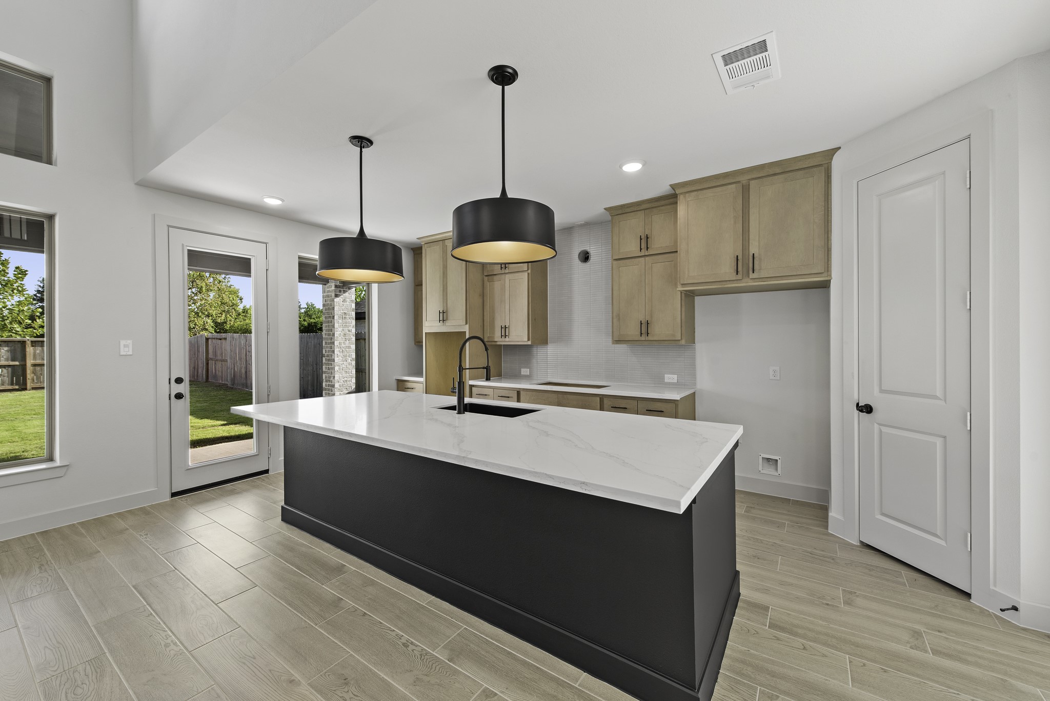 326 Mercury Sky Road Property Photo 8