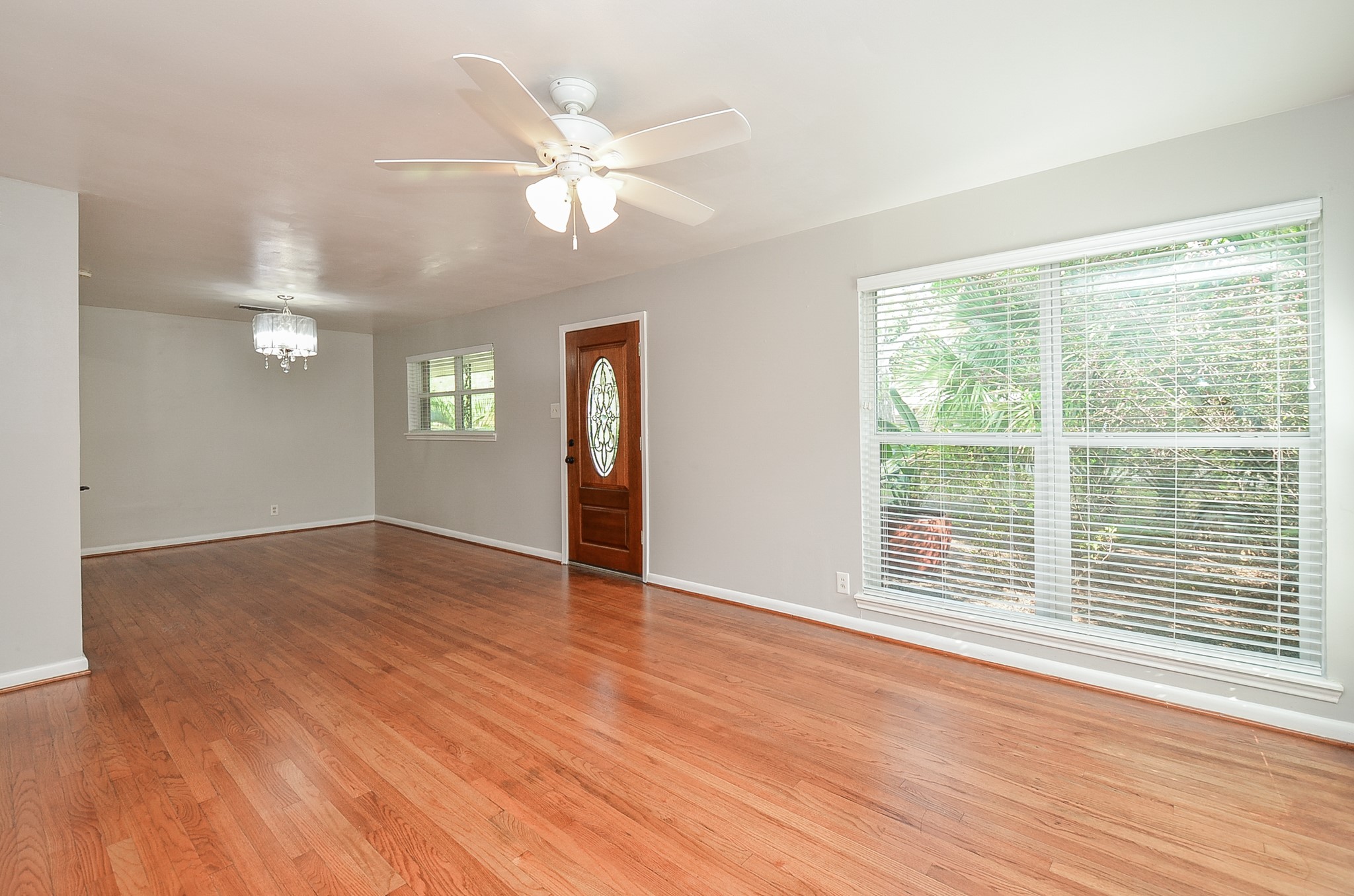 9817 Cedardale Drive Property Photo 6