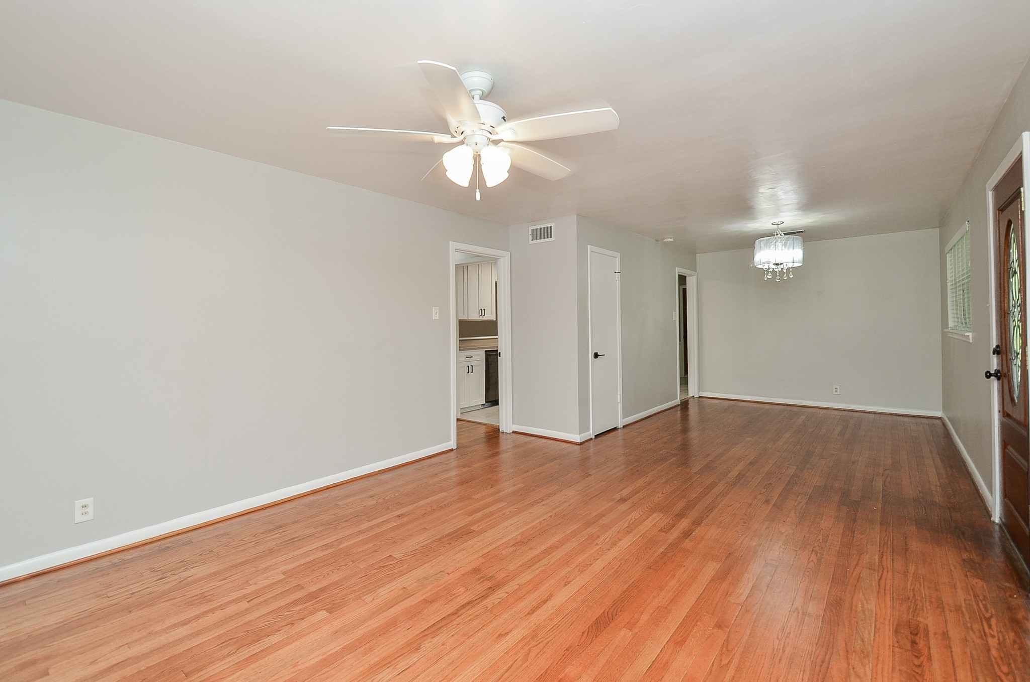 9817 Cedardale Drive Property Photo 8