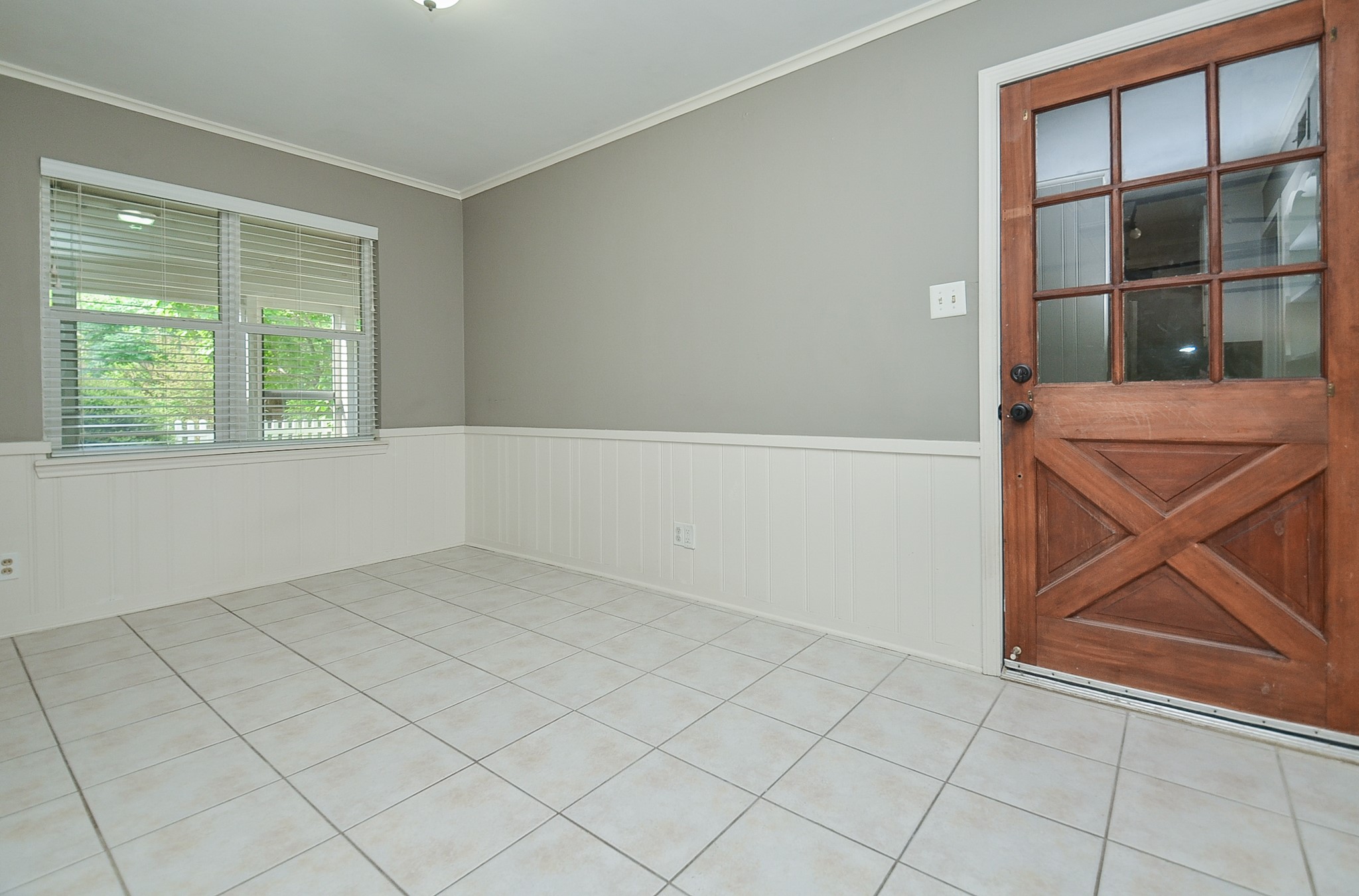 9817 Cedardale Drive Property Photo 12