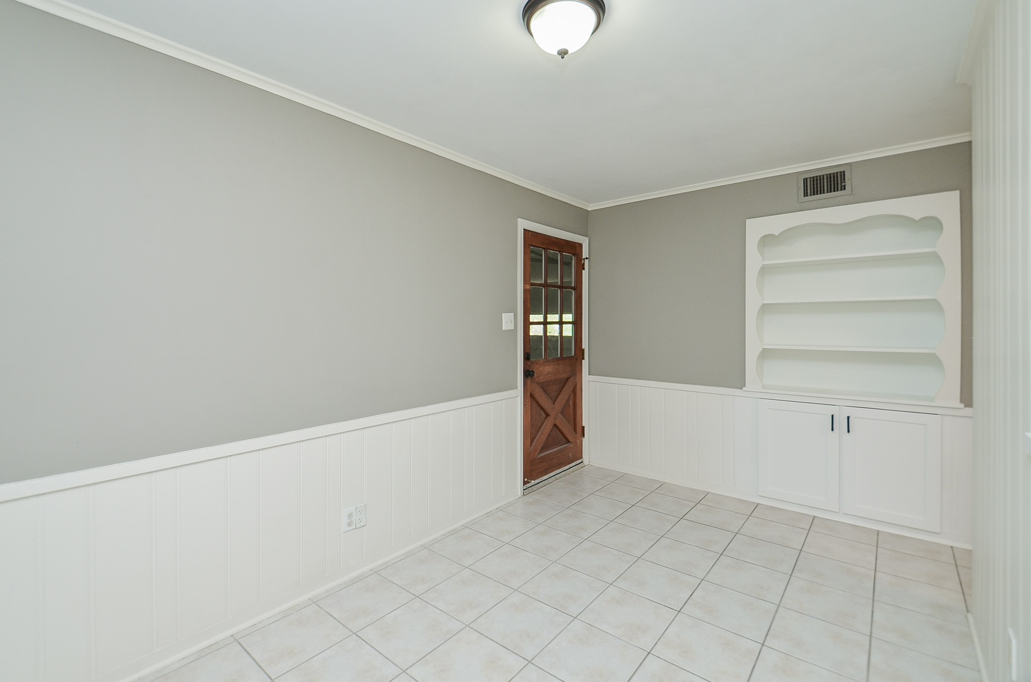 9817 Cedardale Drive Property Photo 13