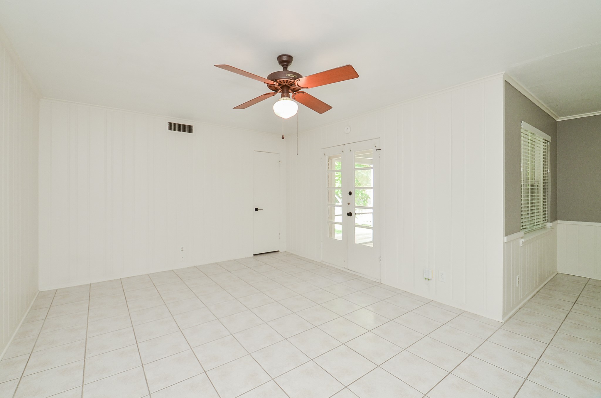 9817 Cedardale Drive Property Photo 15