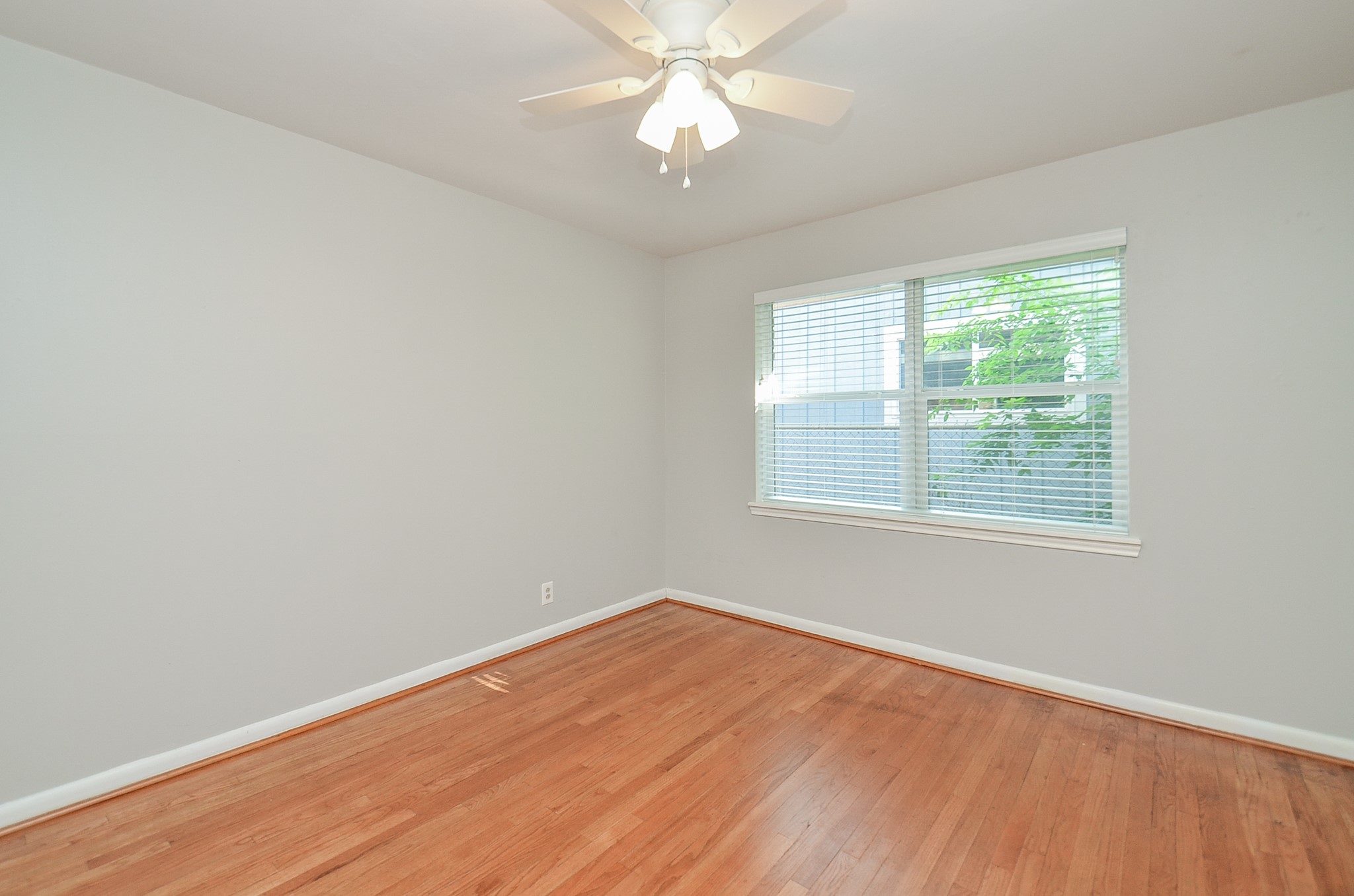 9817 Cedardale Drive Property Photo 17