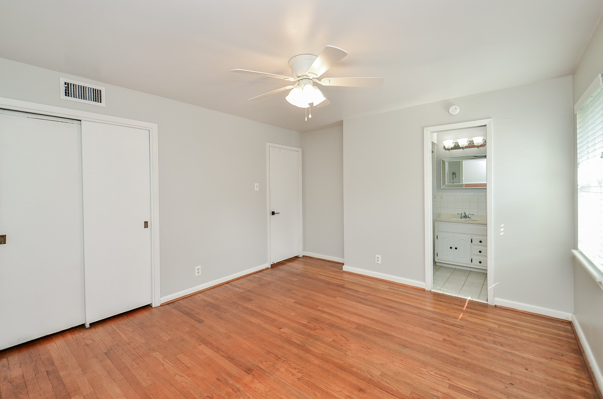 9817 Cedardale Drive Property Photo 21