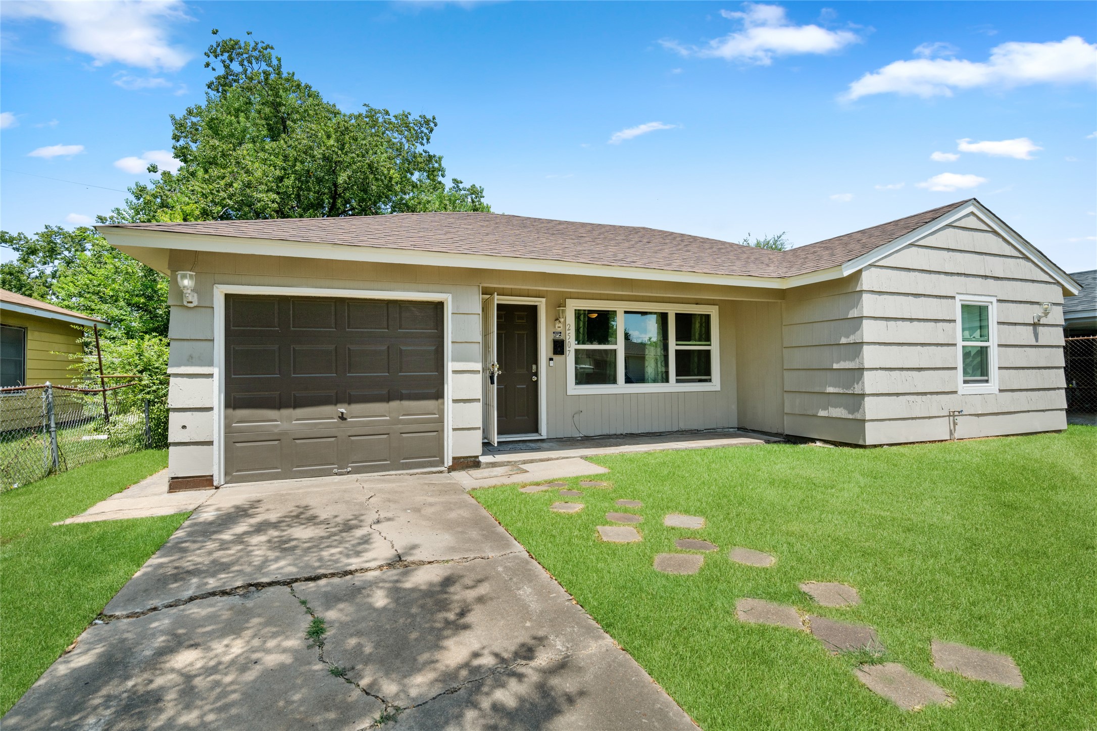 2507 11th Street Property Photo 7