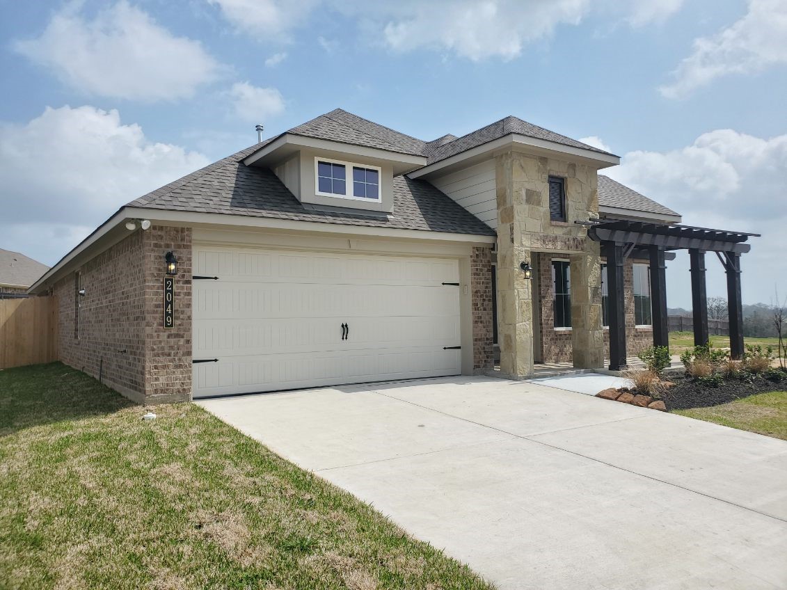 2049 Winepress Road Property Photo 3
