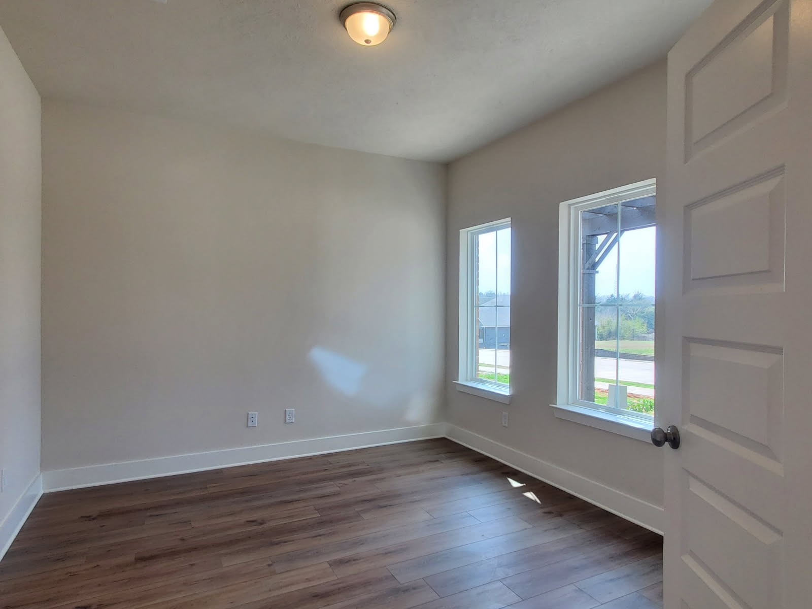 2049 Winepress Road Property Photo 5