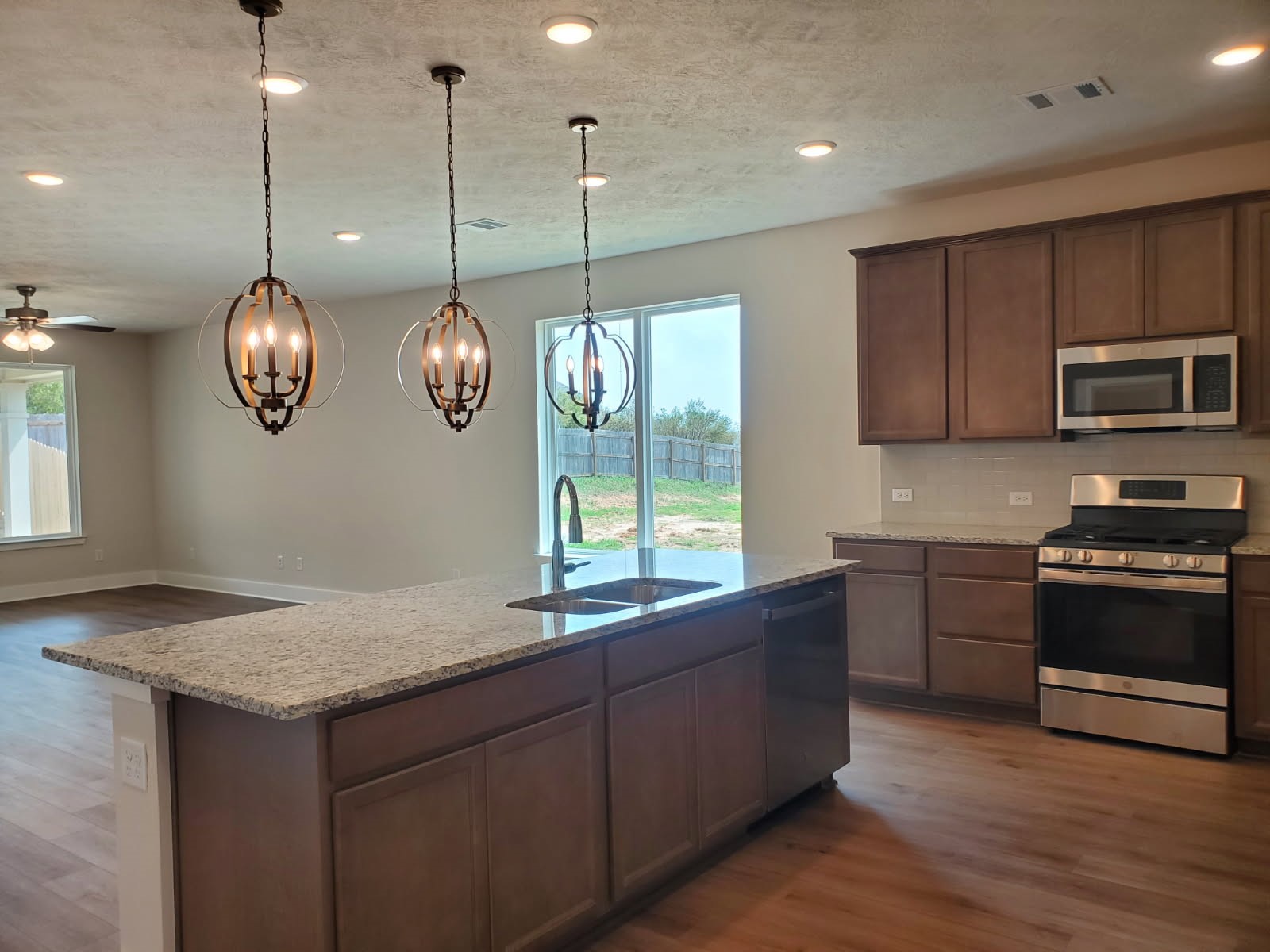 2049 Winepress Road Property Photo 7