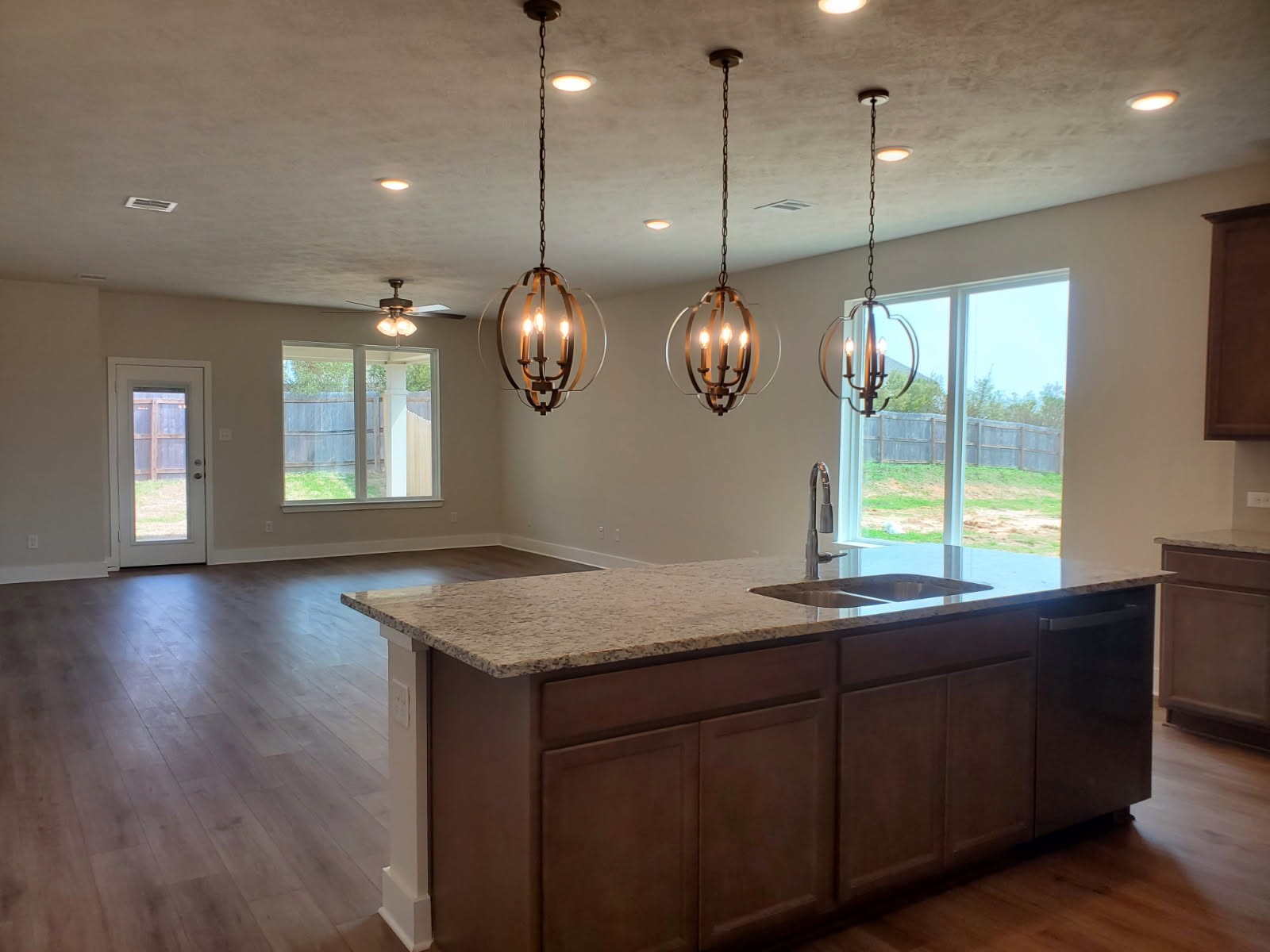 2049 Winepress Road Property Photo 8