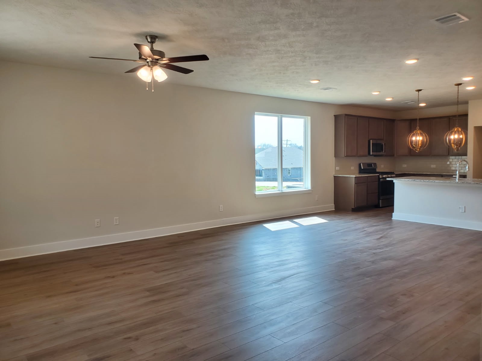 2049 Winepress Road Property Photo 11