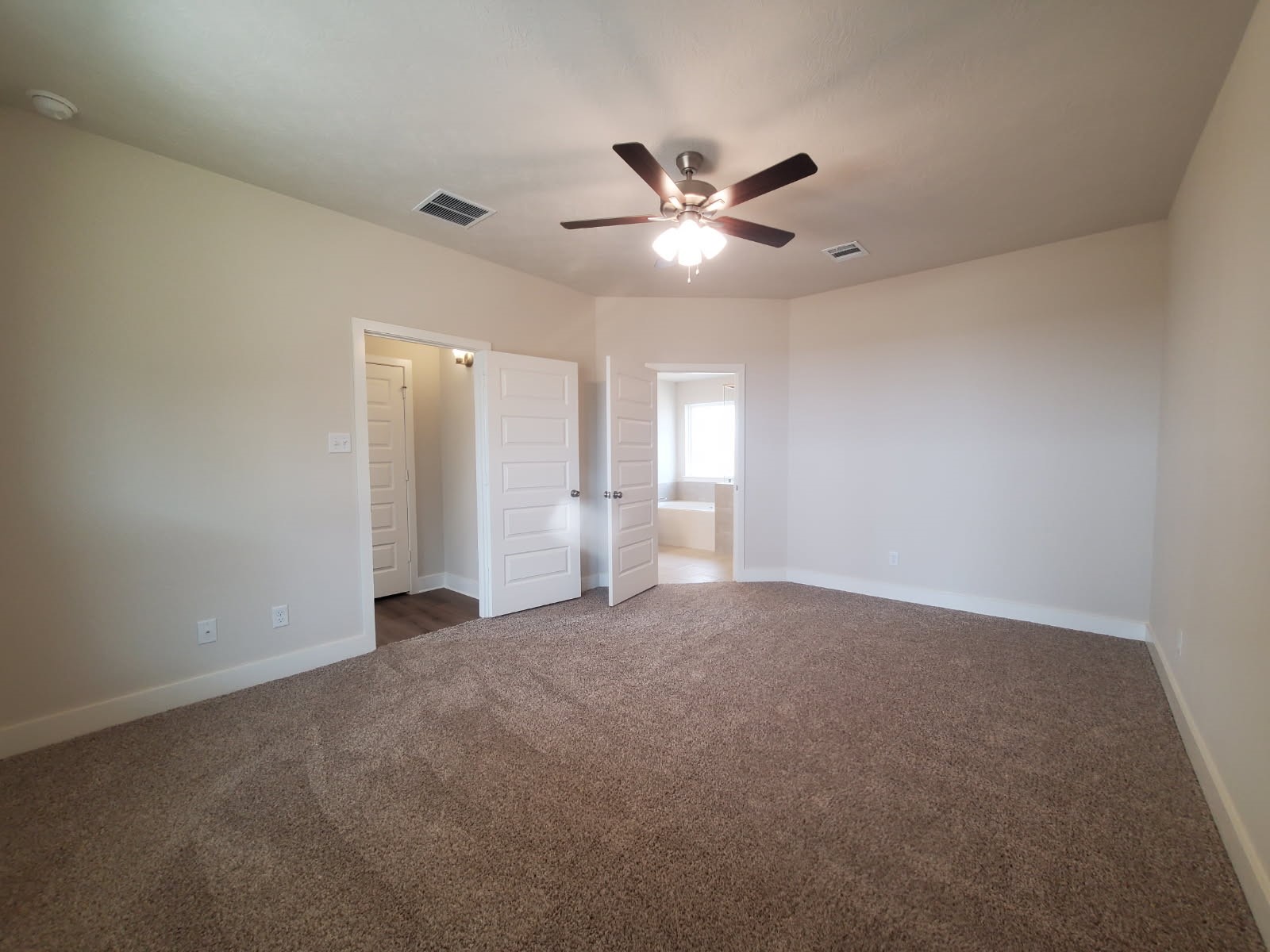 2049 Winepress Road Property Photo 13