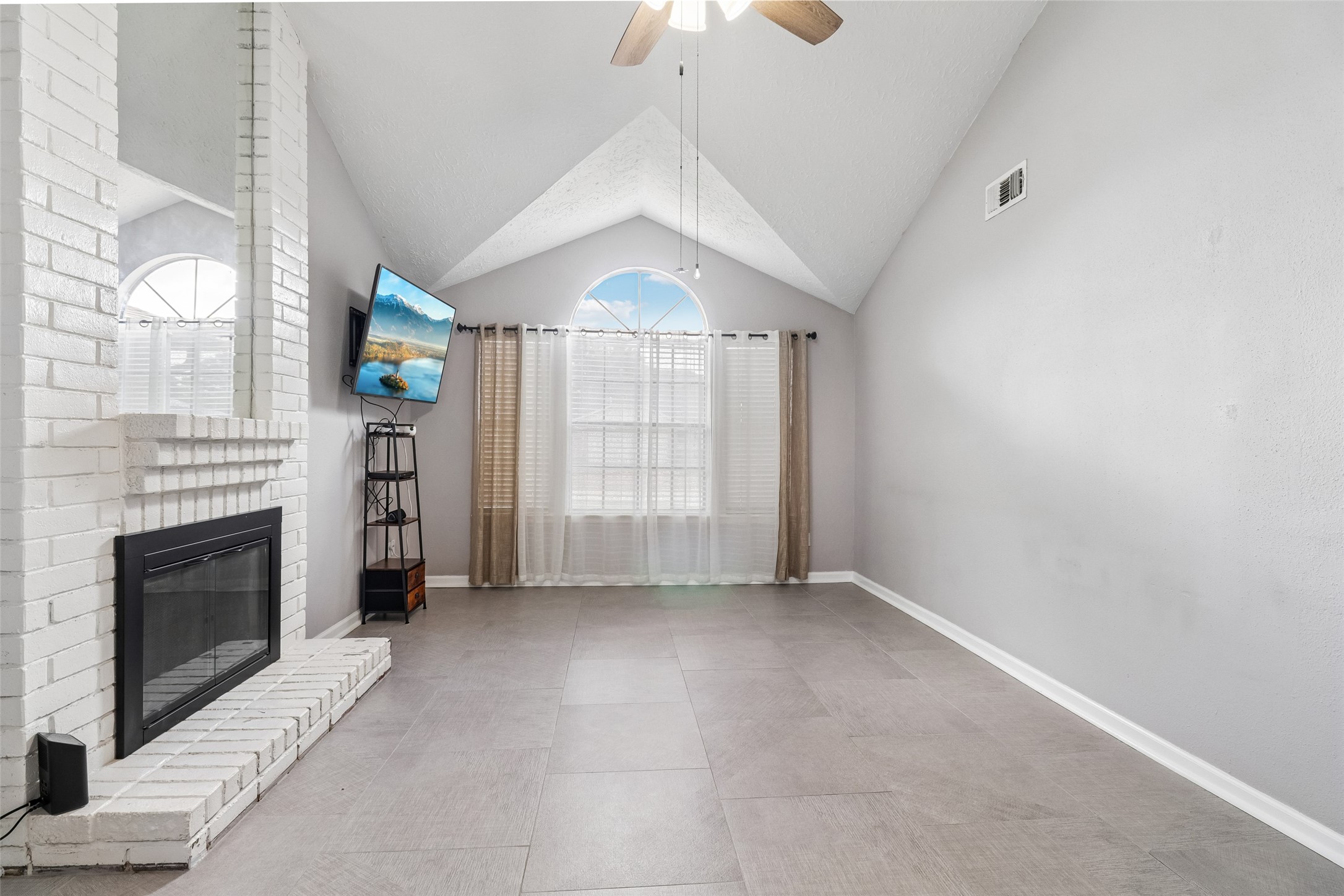 10703 Buffalo Bend Drive Property Photo 5