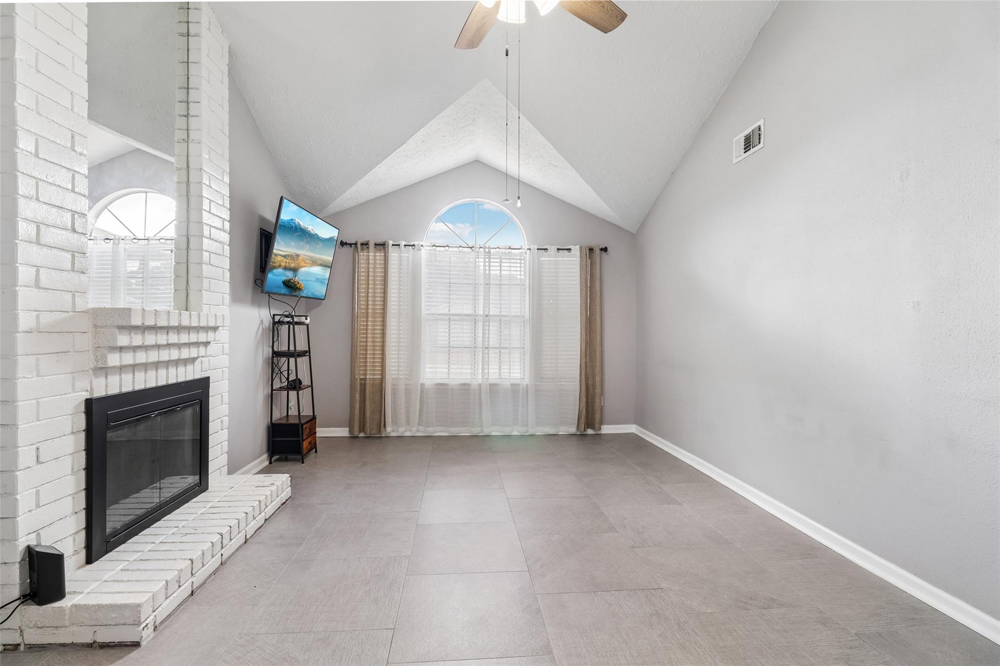 10703 Buffalo Bend Drive Property Photo 5