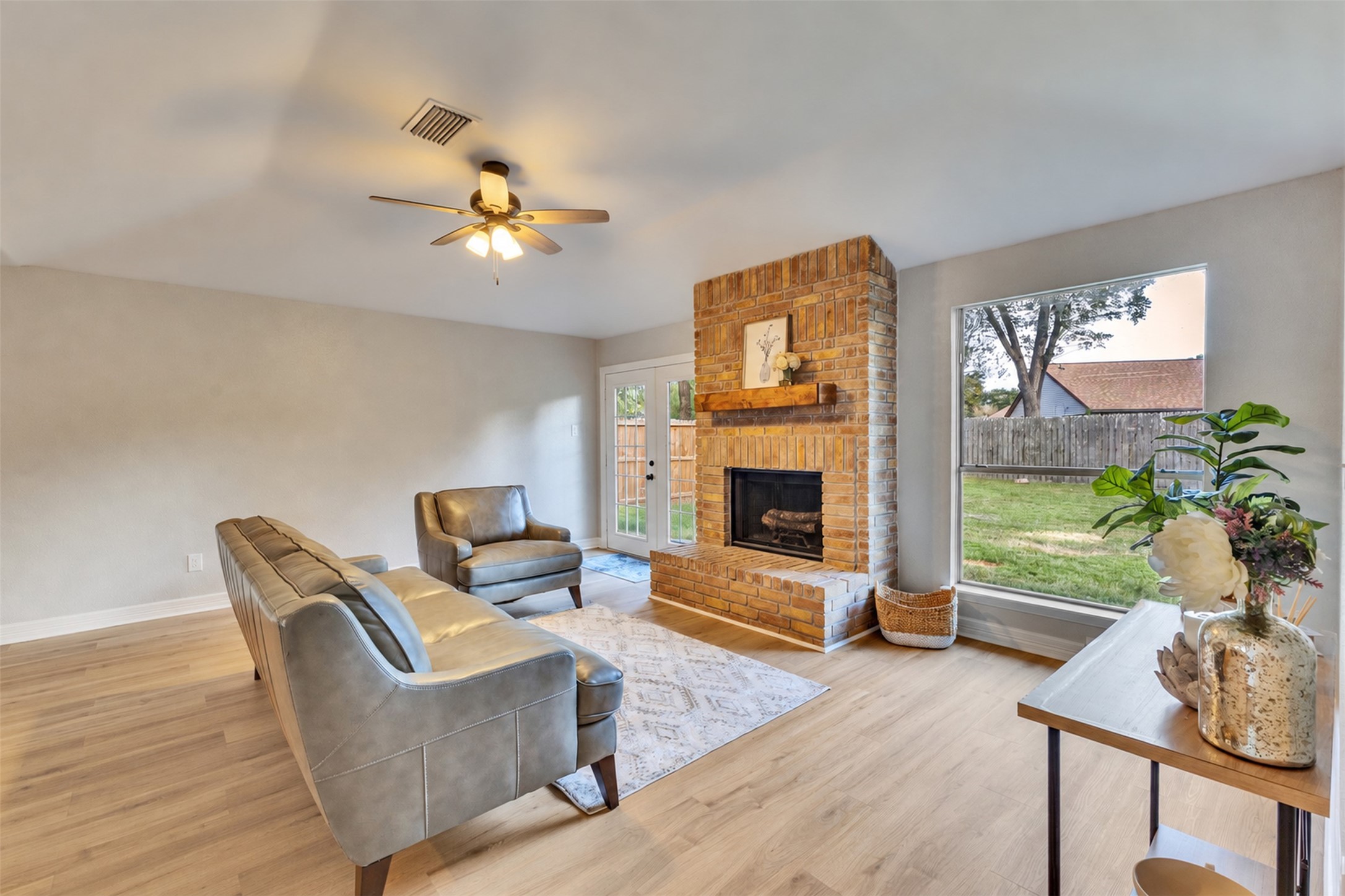 2811 Sugar Wood Drive Property Photo 11