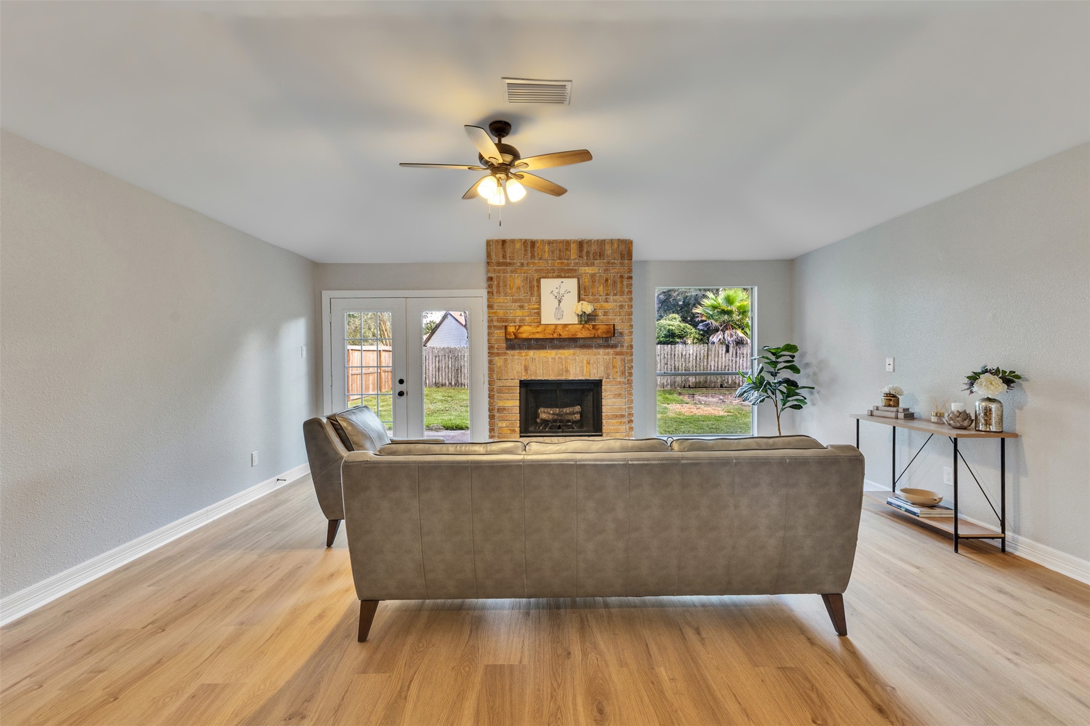 2811 Sugar Wood Drive Property Photo 12