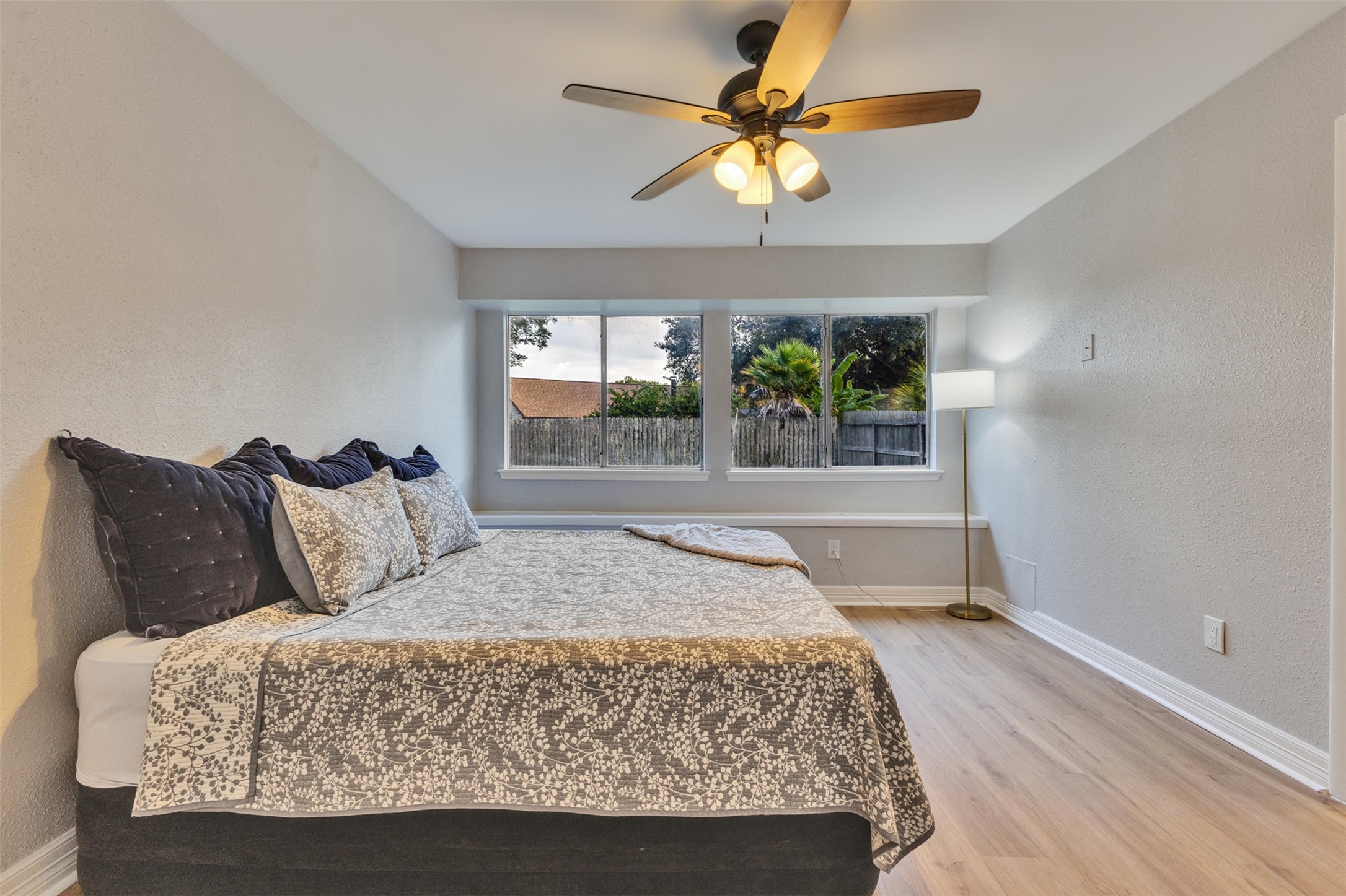 2811 Sugar Wood Drive Property Photo 16