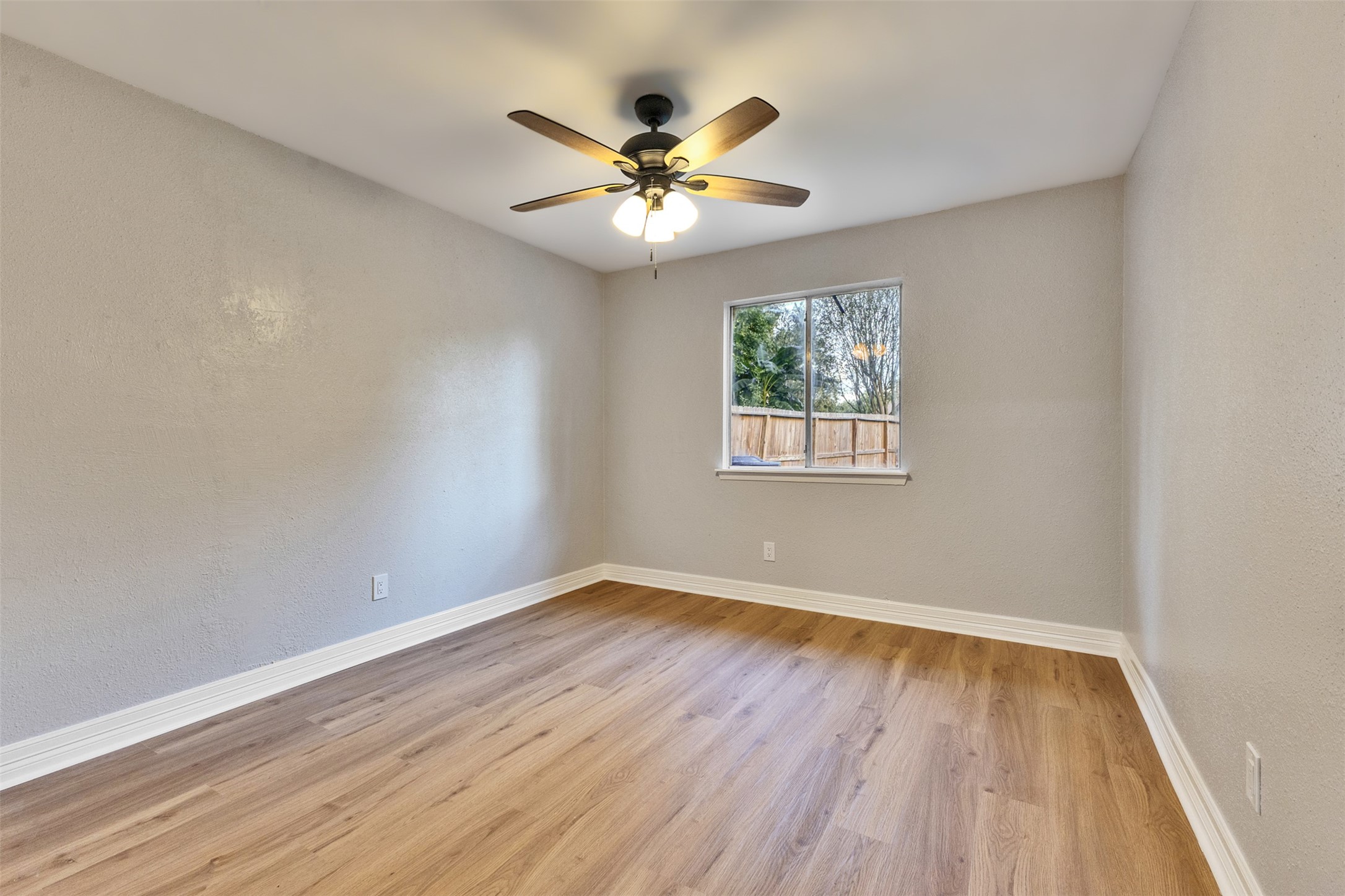 2811 Sugar Wood Drive Property Photo 24