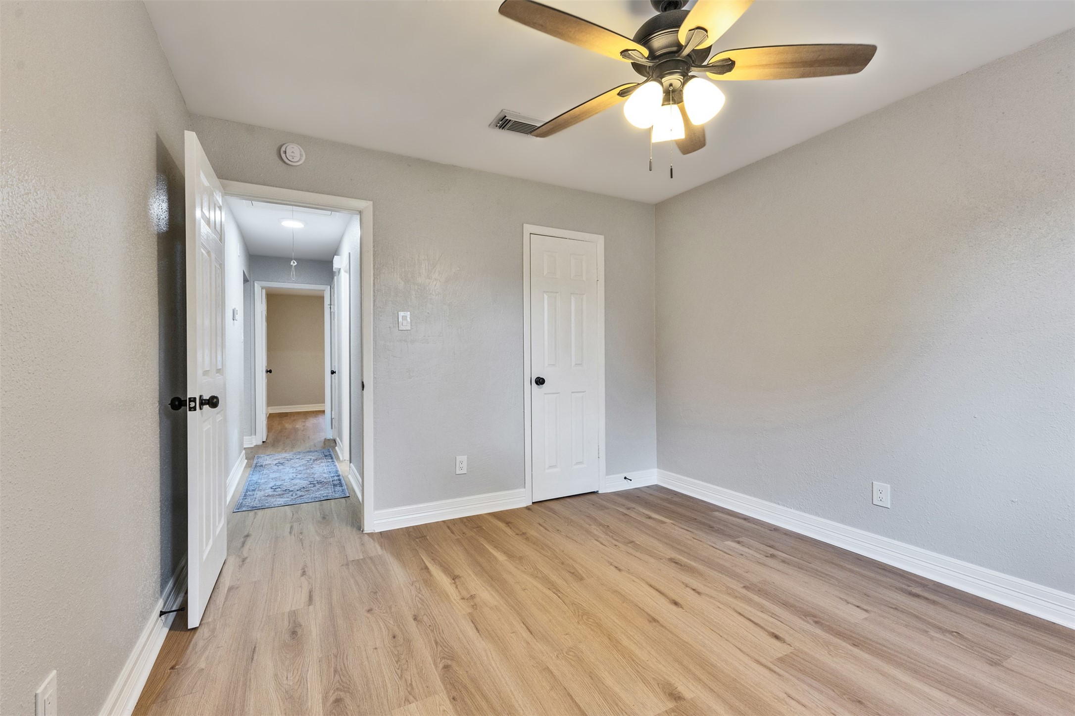 2811 Sugar Wood Drive Property Photo 25
