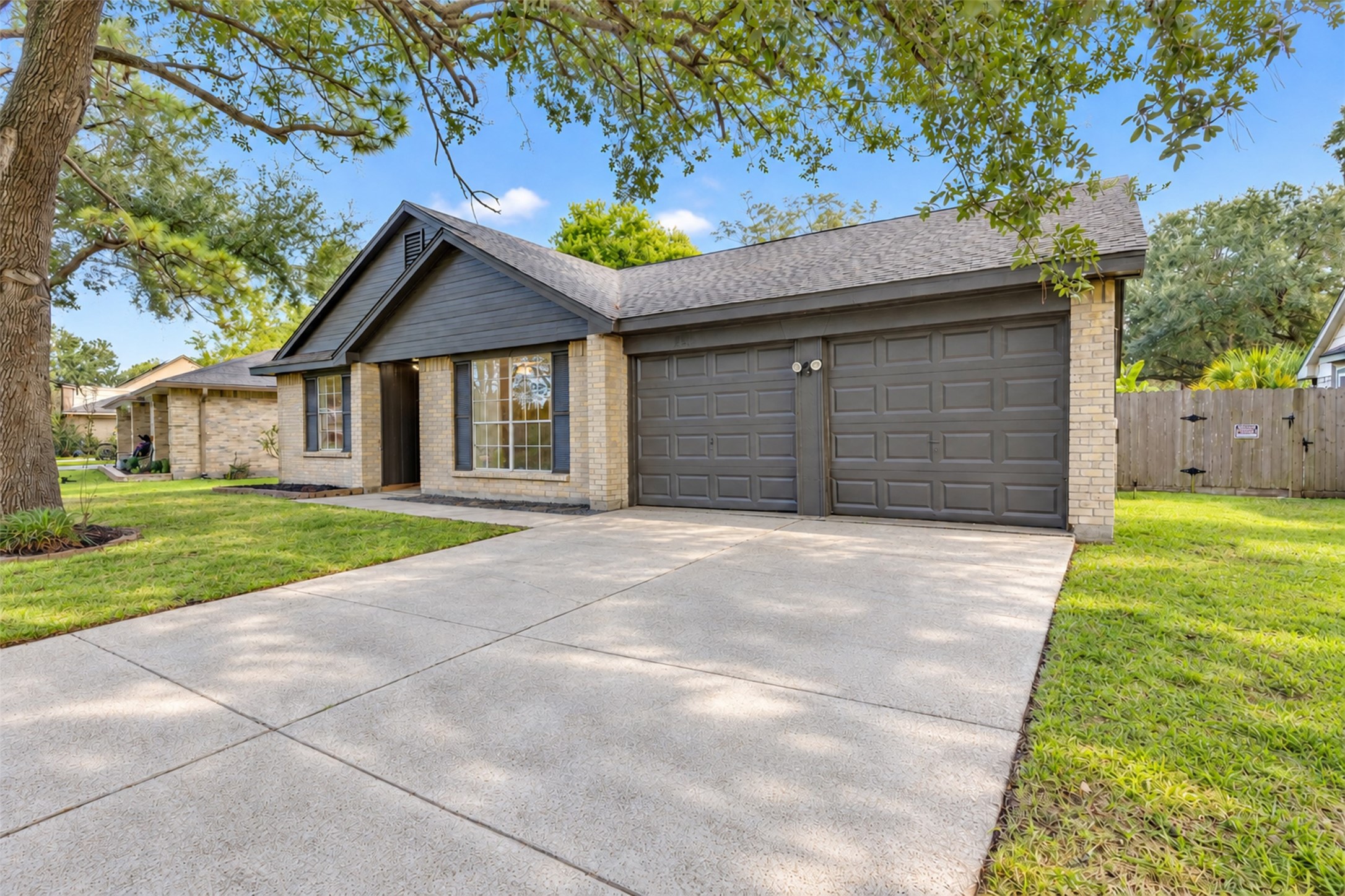 2811 Sugar Wood Drive Property Photo 30