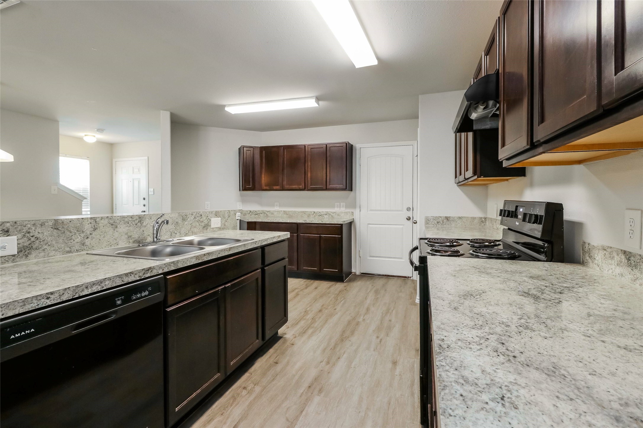 405 N Meadows Drive Property Photo 4