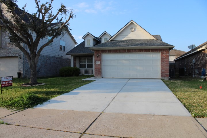 18114 Surrey Lake Lane Property Photo 1