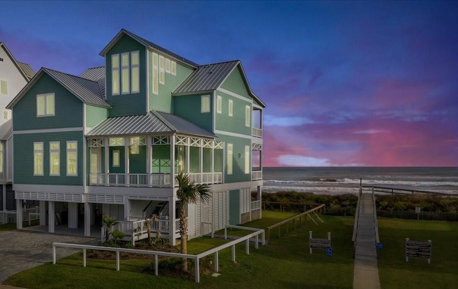 11523 Beachside Property Photo 3