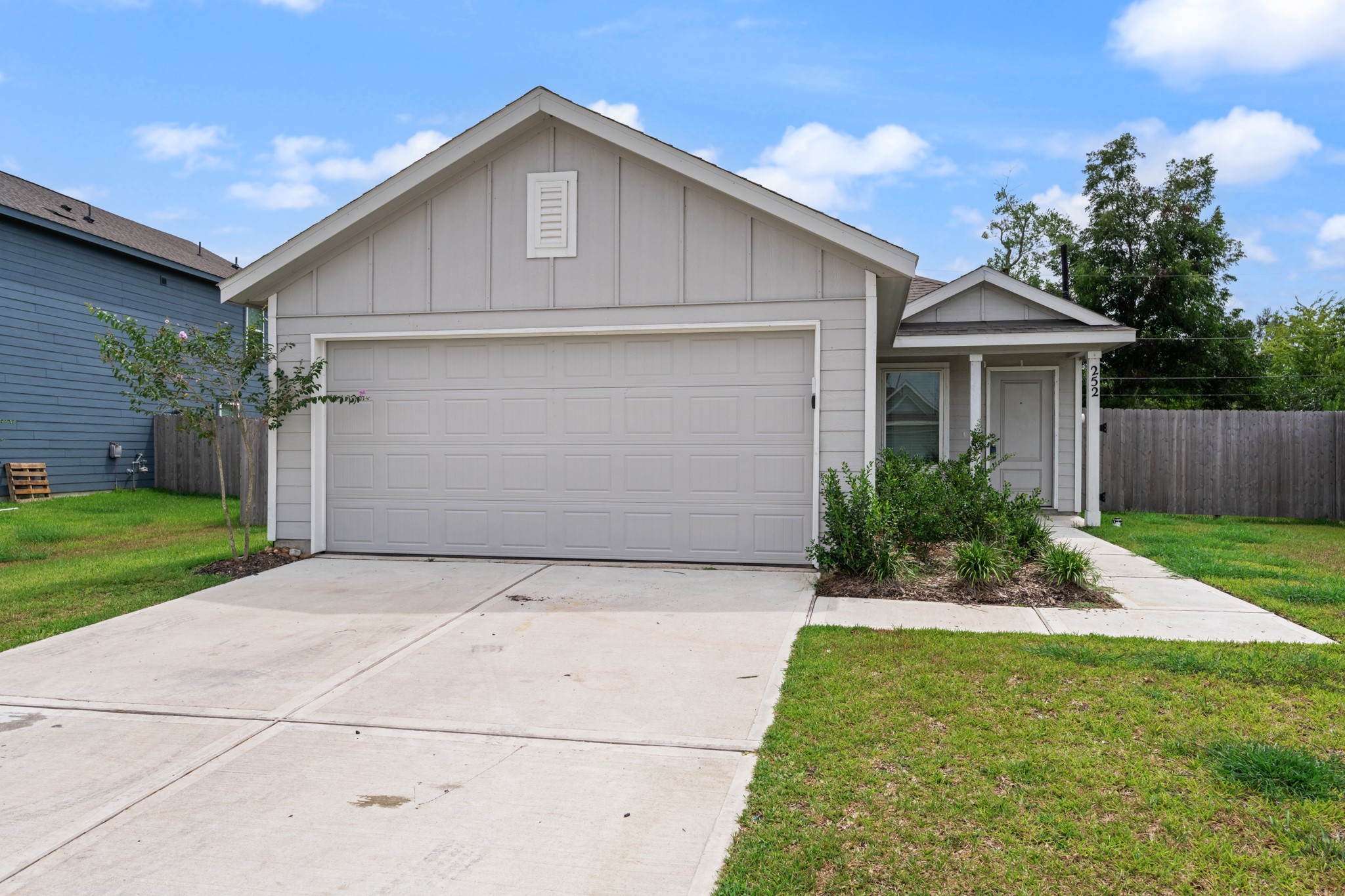 252 Houston Avenue Property Photo 1