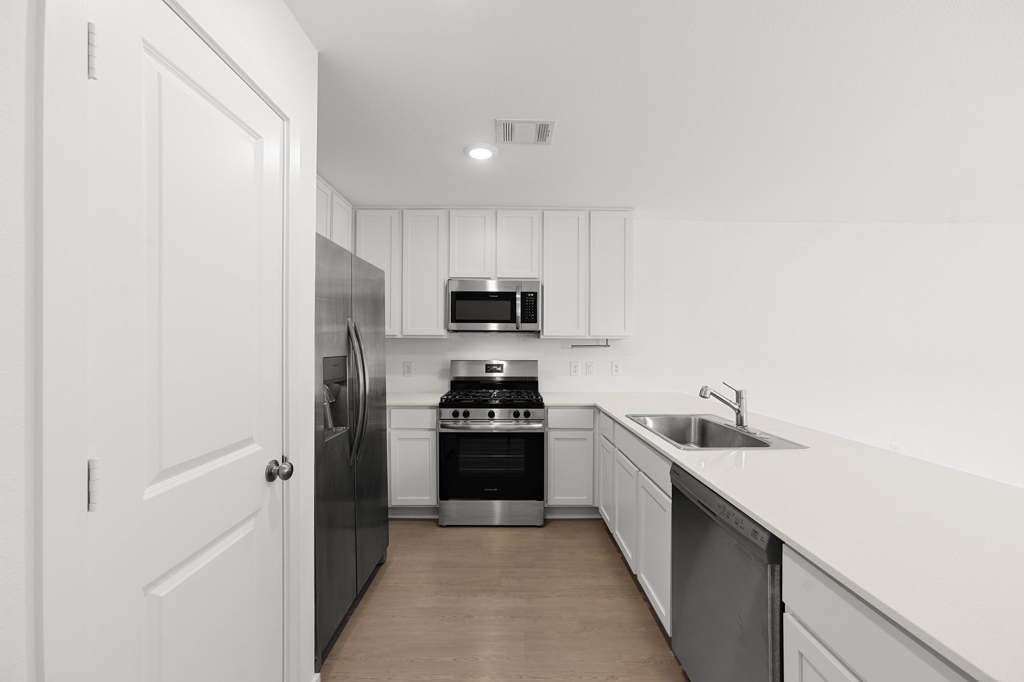 252 Houston Avenue Property Photo 7