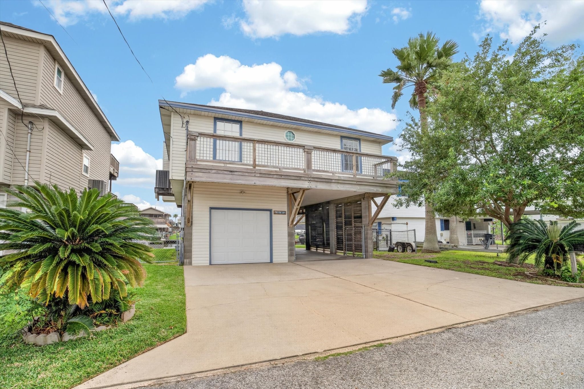514 Pompano Street Property Photo 2