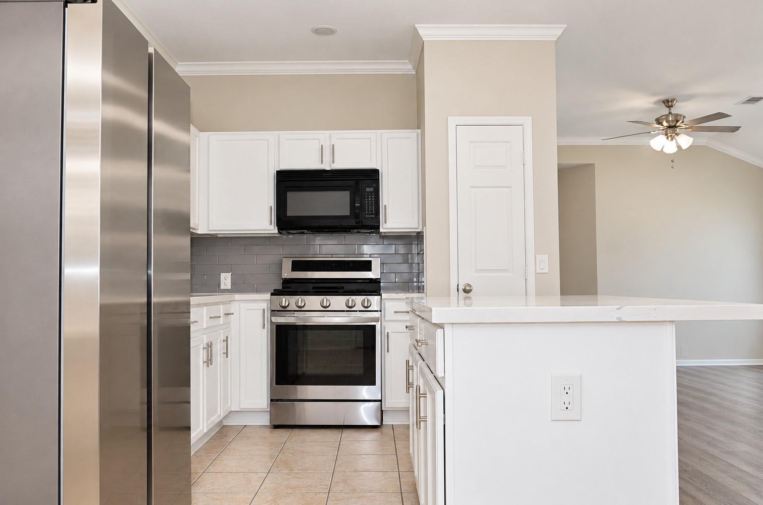 4815 Cliffpoint Court Property Photo 8