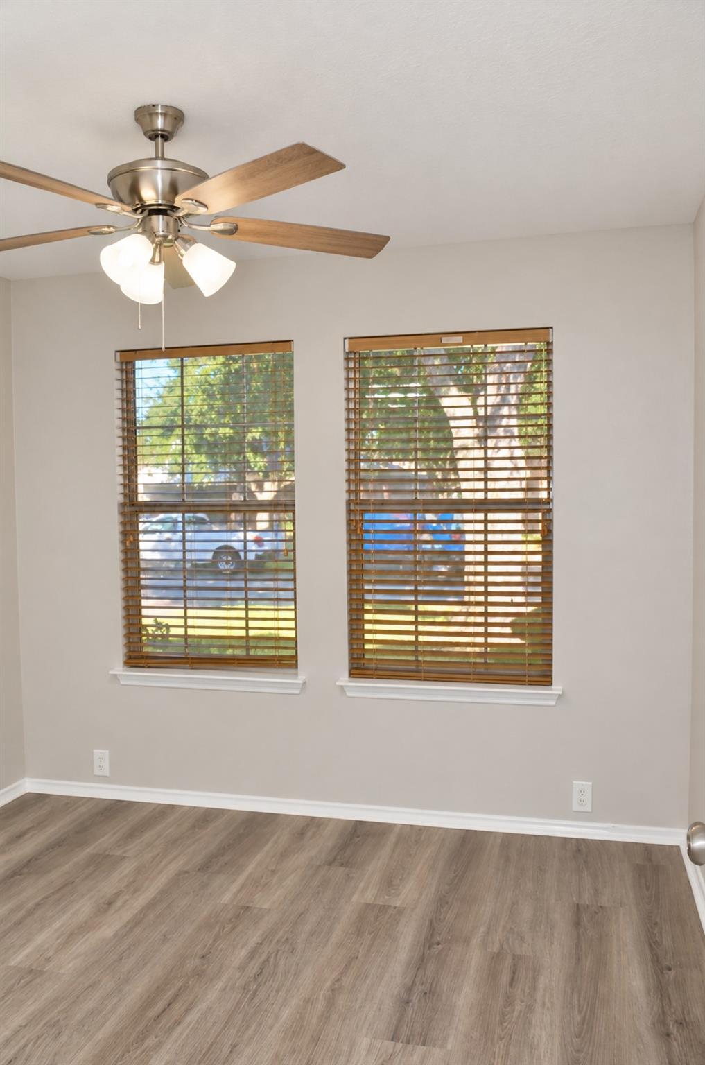 4815 Cliffpoint Court Property Photo 14