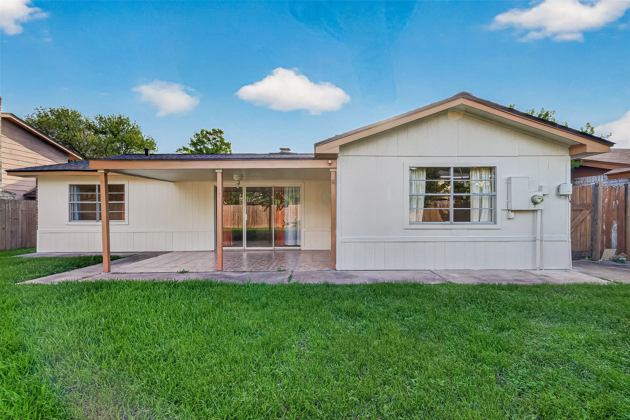 8638 Little River Road Property Photo 4