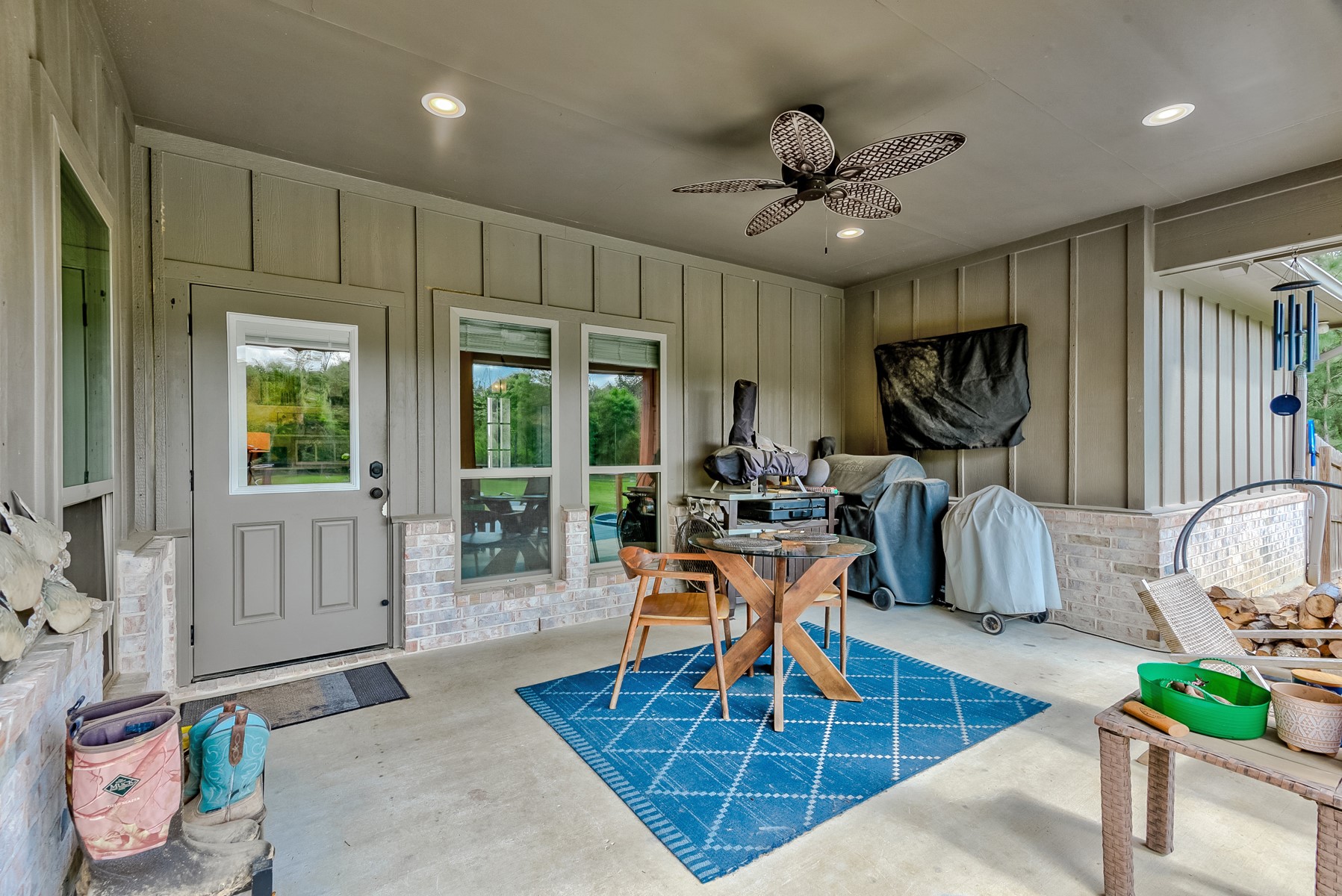 12110 Woodland Drive Property Photo 33
