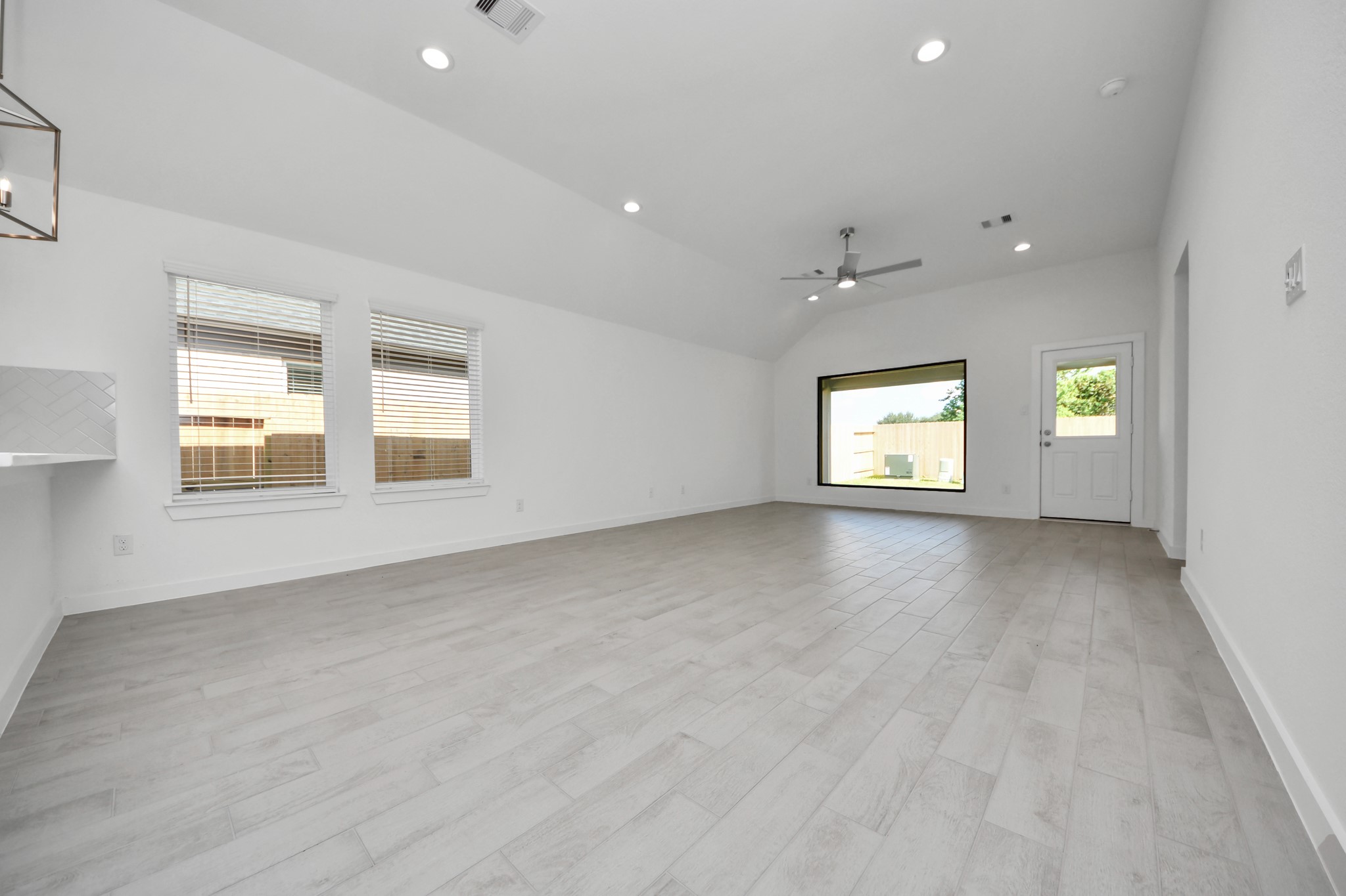 11918 Royal Willow Lane Property Photo 15