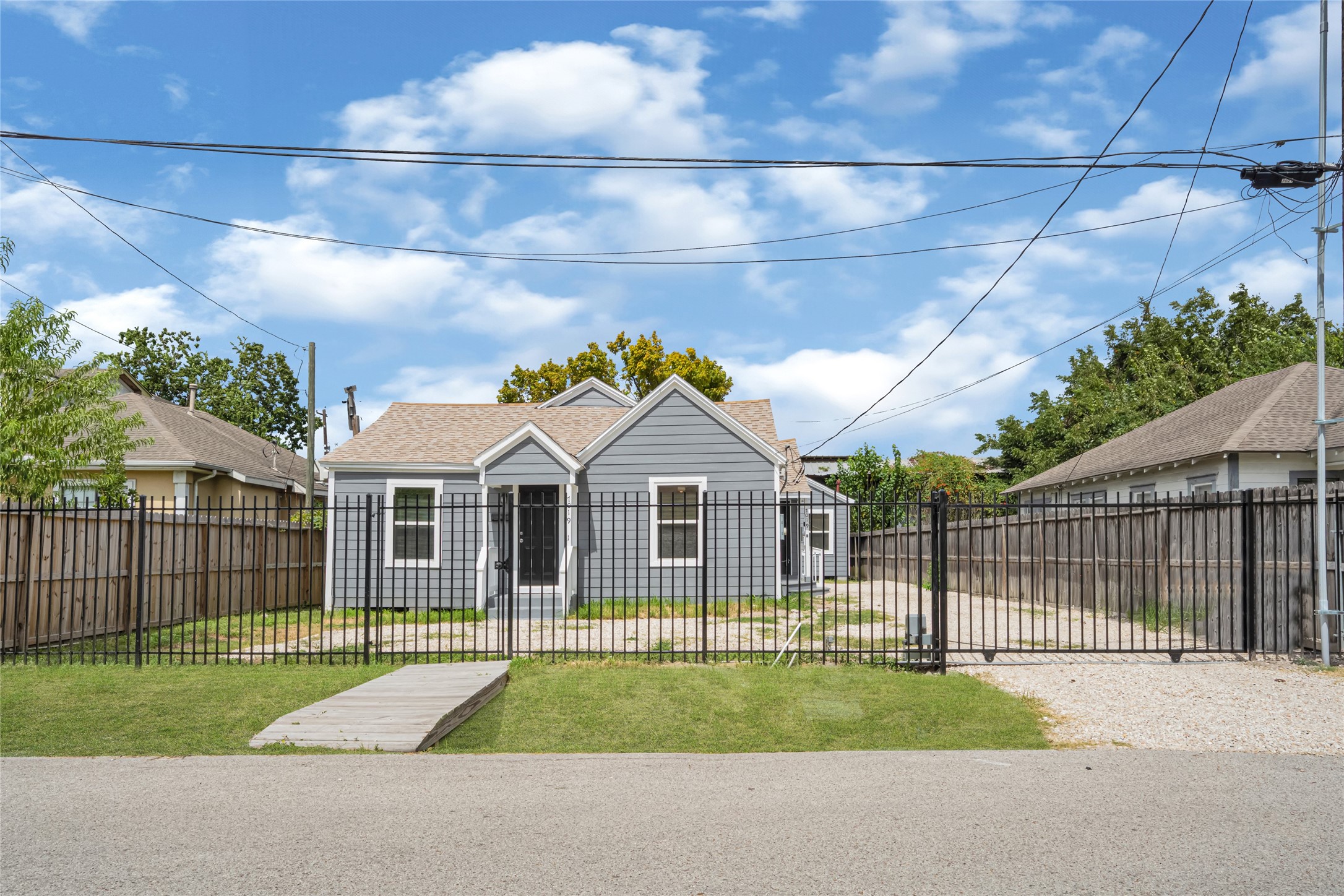 7019 Bonham Street Property Photo 1