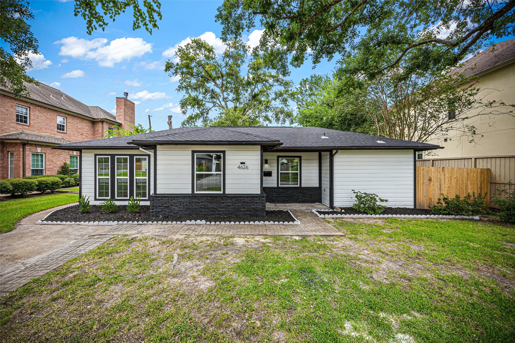 4626 Holly Street Property Photo 1